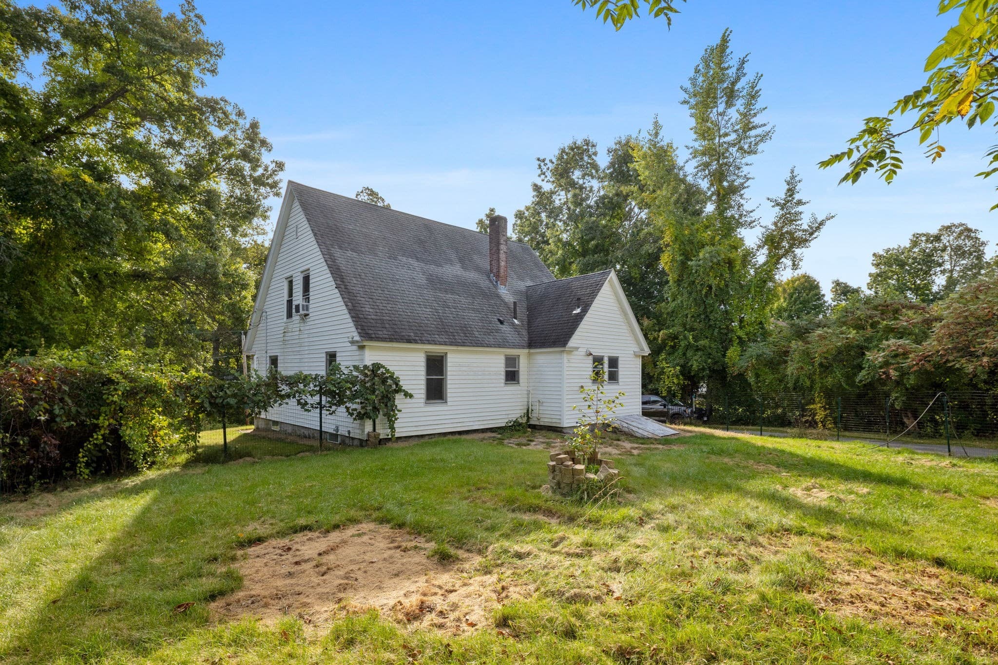 Single Family Residence at 10 Salem St, Methuen MA 01844, Methuen, photo 8 of 34