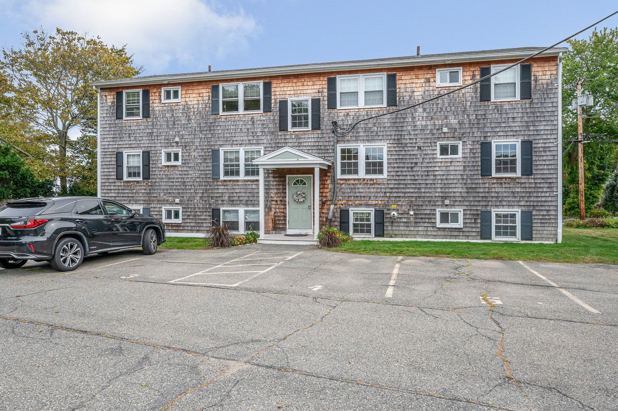 Condominium at 20 Beacon Ave # 1, Newburyport MA 01950, Newburyport, photo 2 of 28