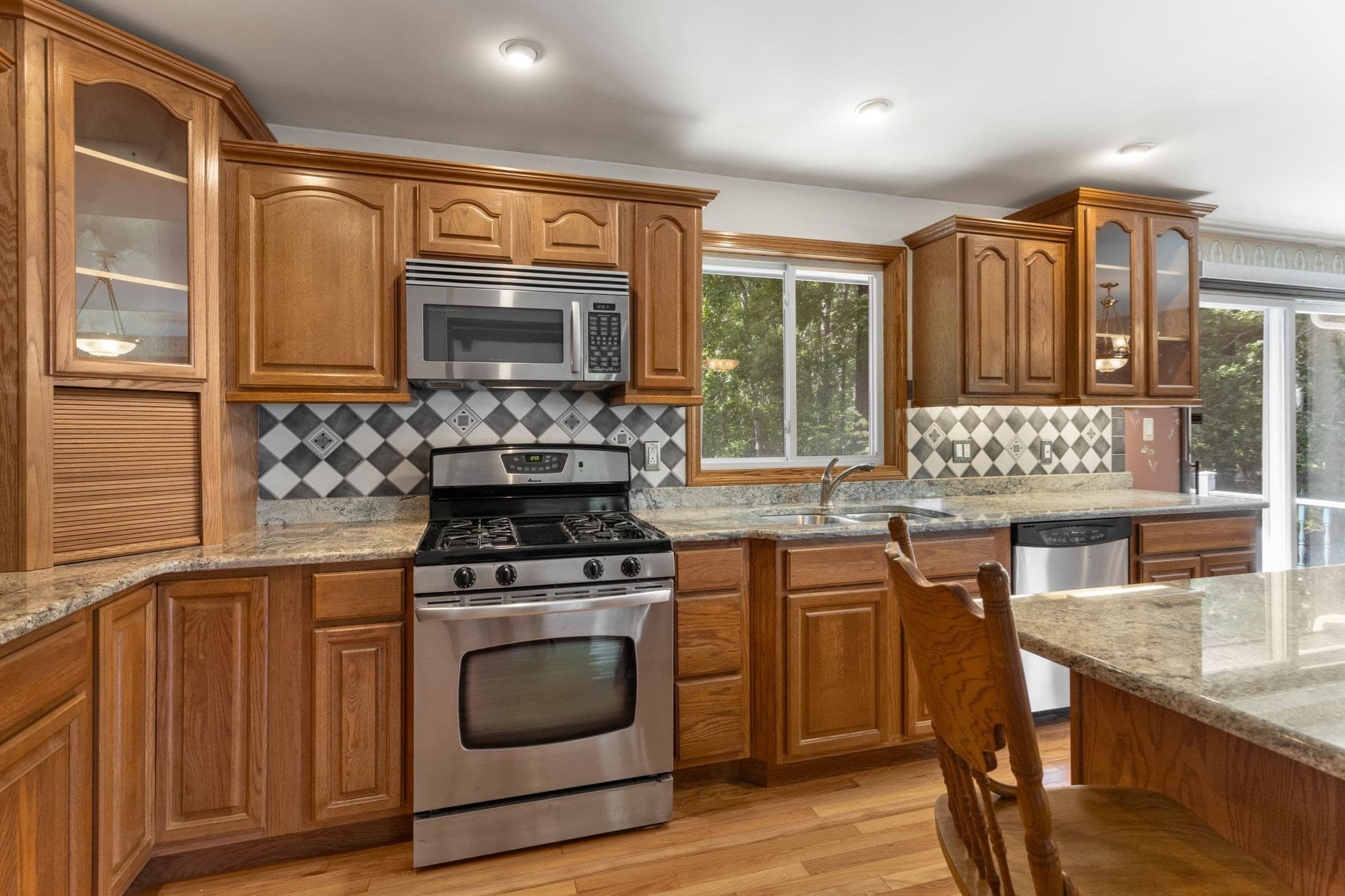 Single Family Residence at 6 Mapleton St, Acushnet MA 02743, Acushnet, photo 9 of 42