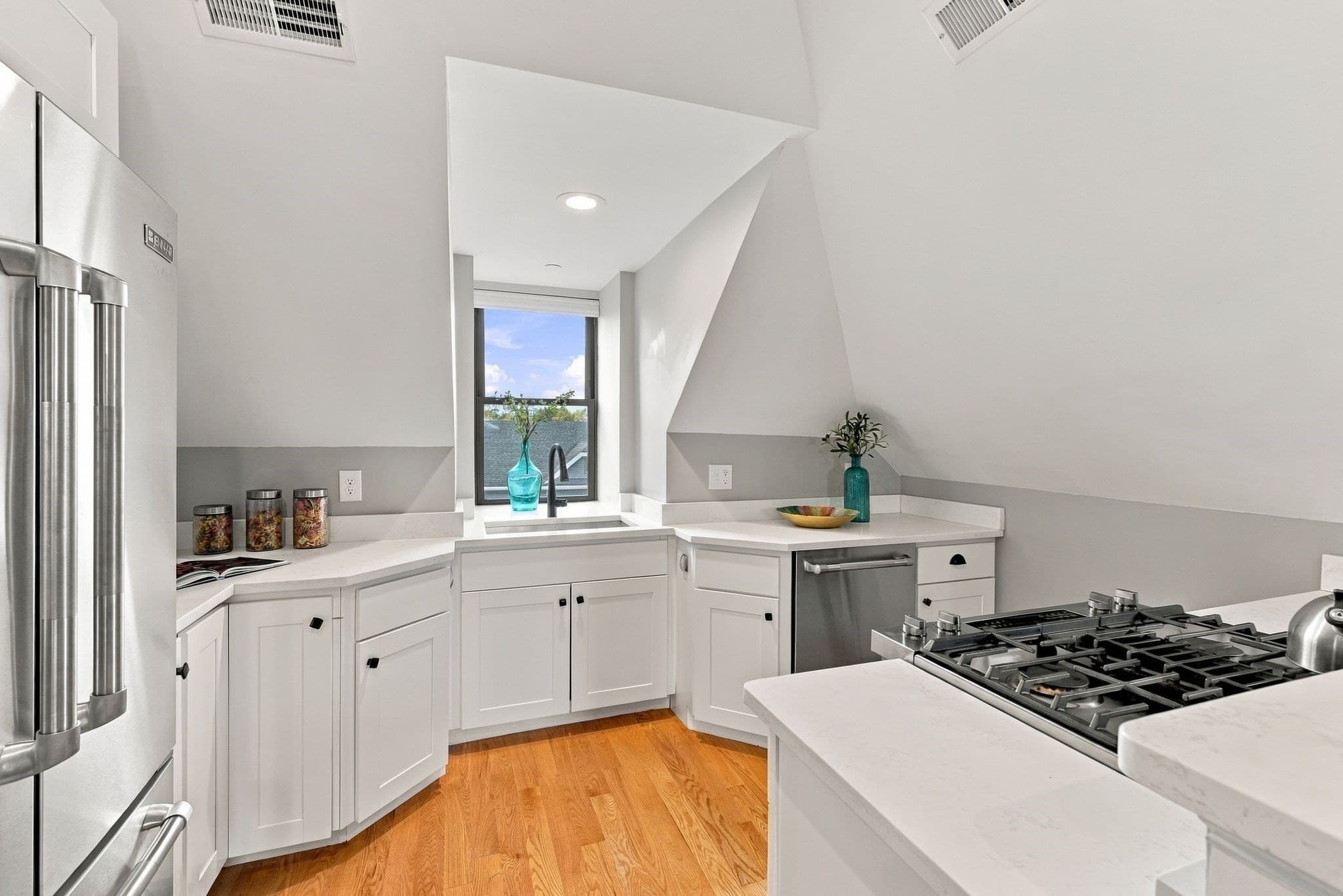 Condominium at 23 Bower St # 4, Medford MA 02155, photo 16 of 33