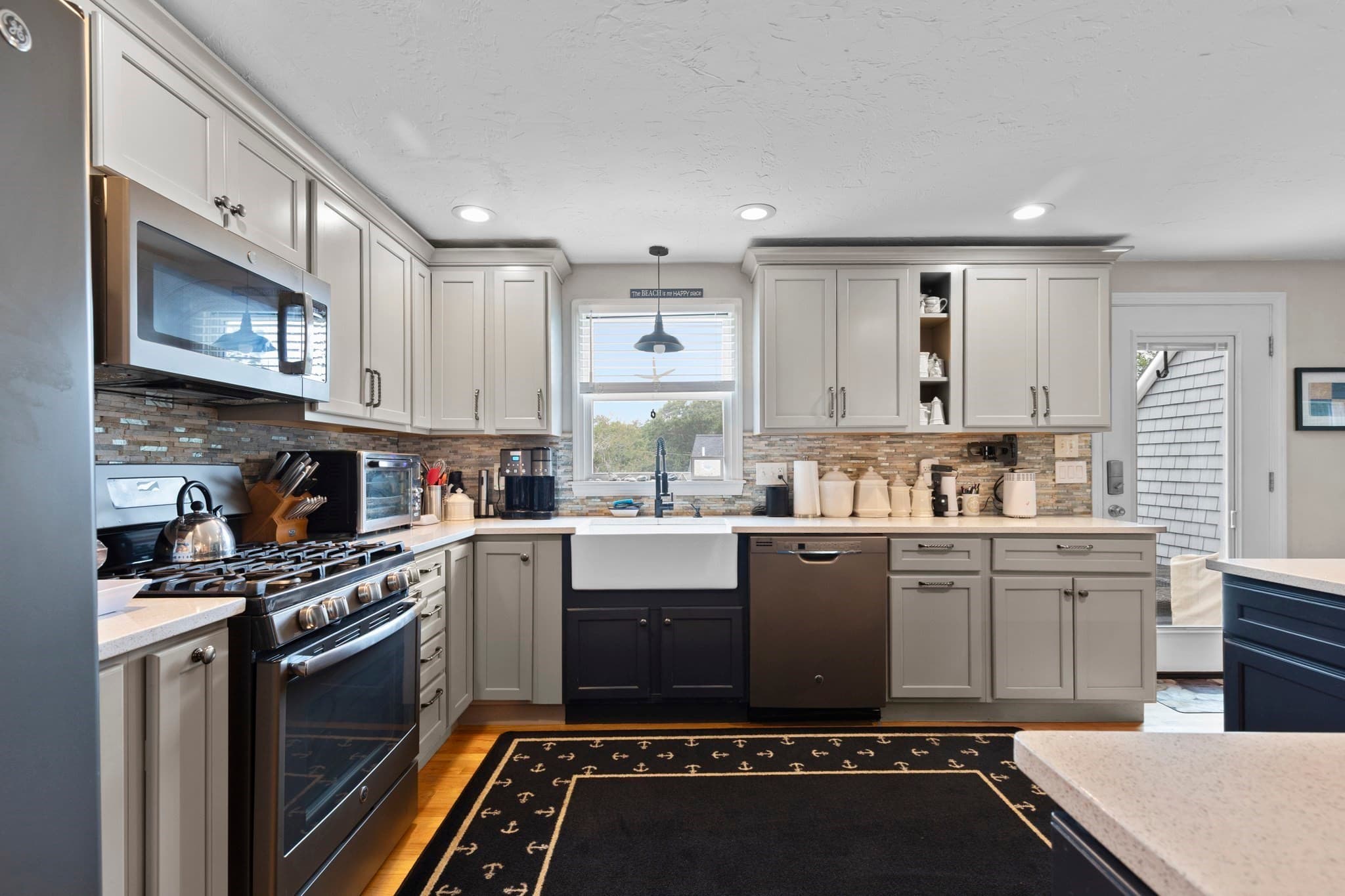 Single Family Residence at 48 Sachem Rd., Plymouth MA 02360, Plymouth, photo 5 of 42
