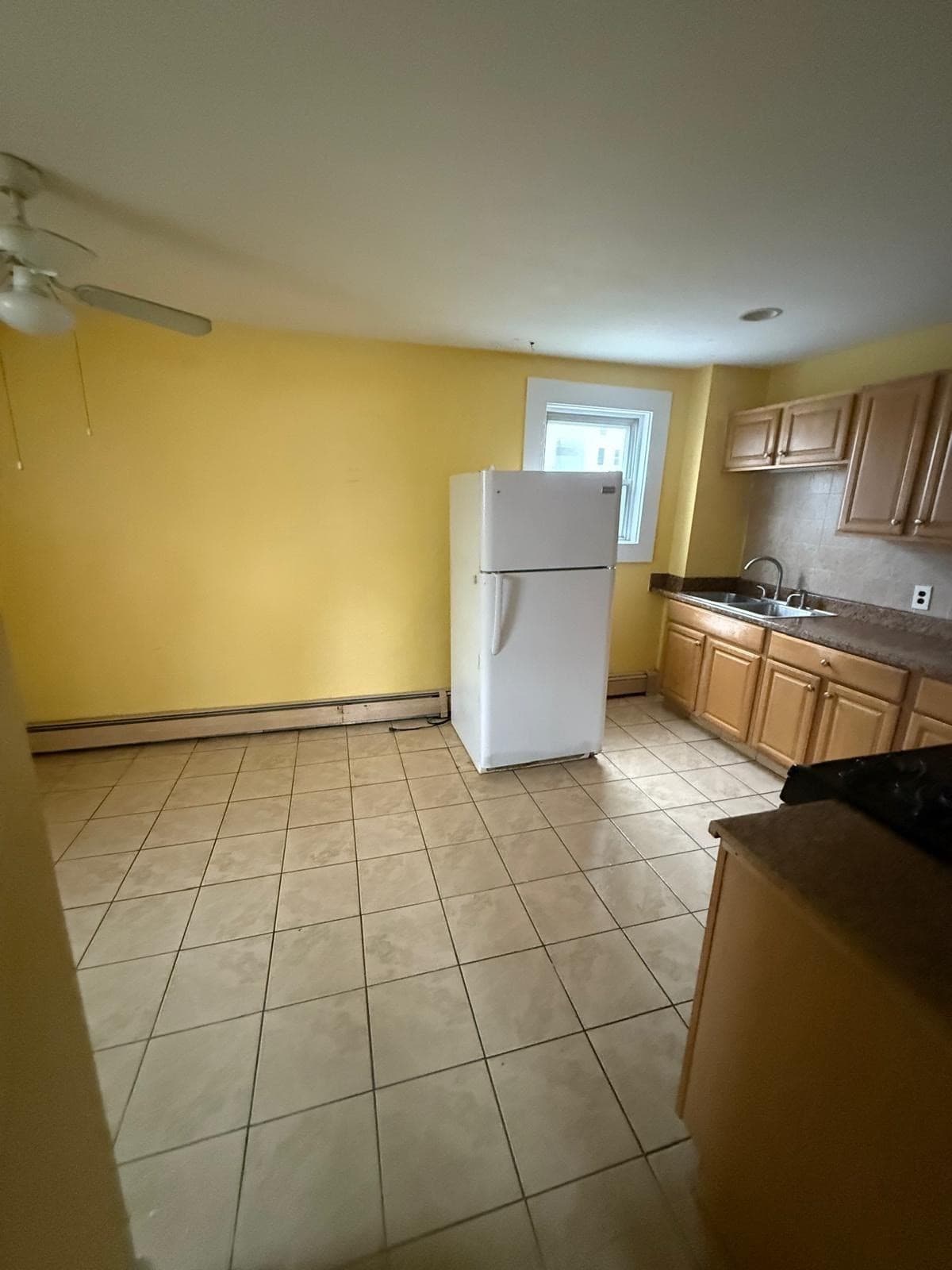 3 Family at 1846 R S Main St R, Fall River MA 02724, Fall River, photo 2 of 7