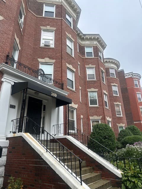 369 Tappan # 20, Brookline MA 02445
