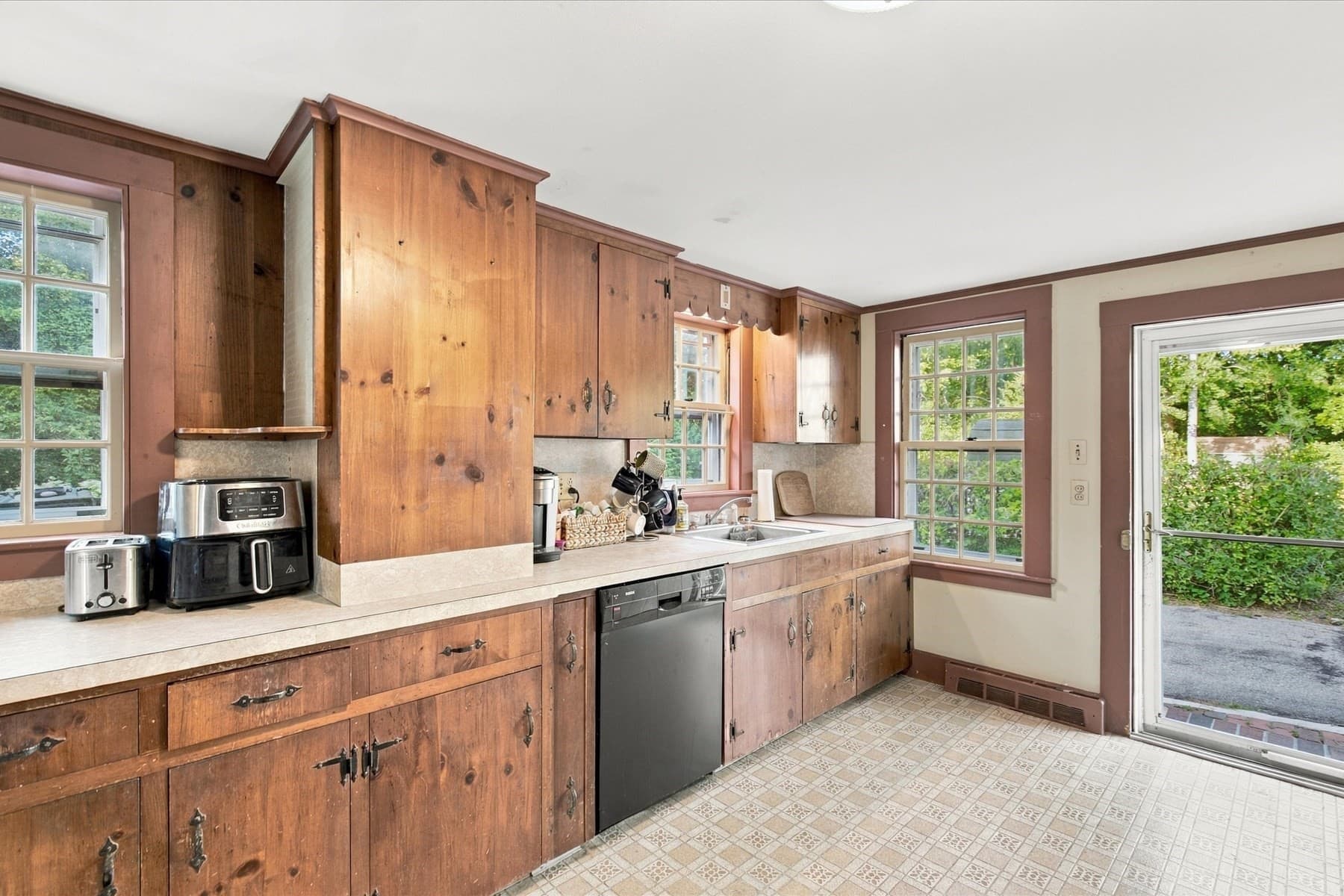 Single Family Residence at 170 Lakeview Ave, Falmouth MA 02540, Falmouth, photo 11 of 38