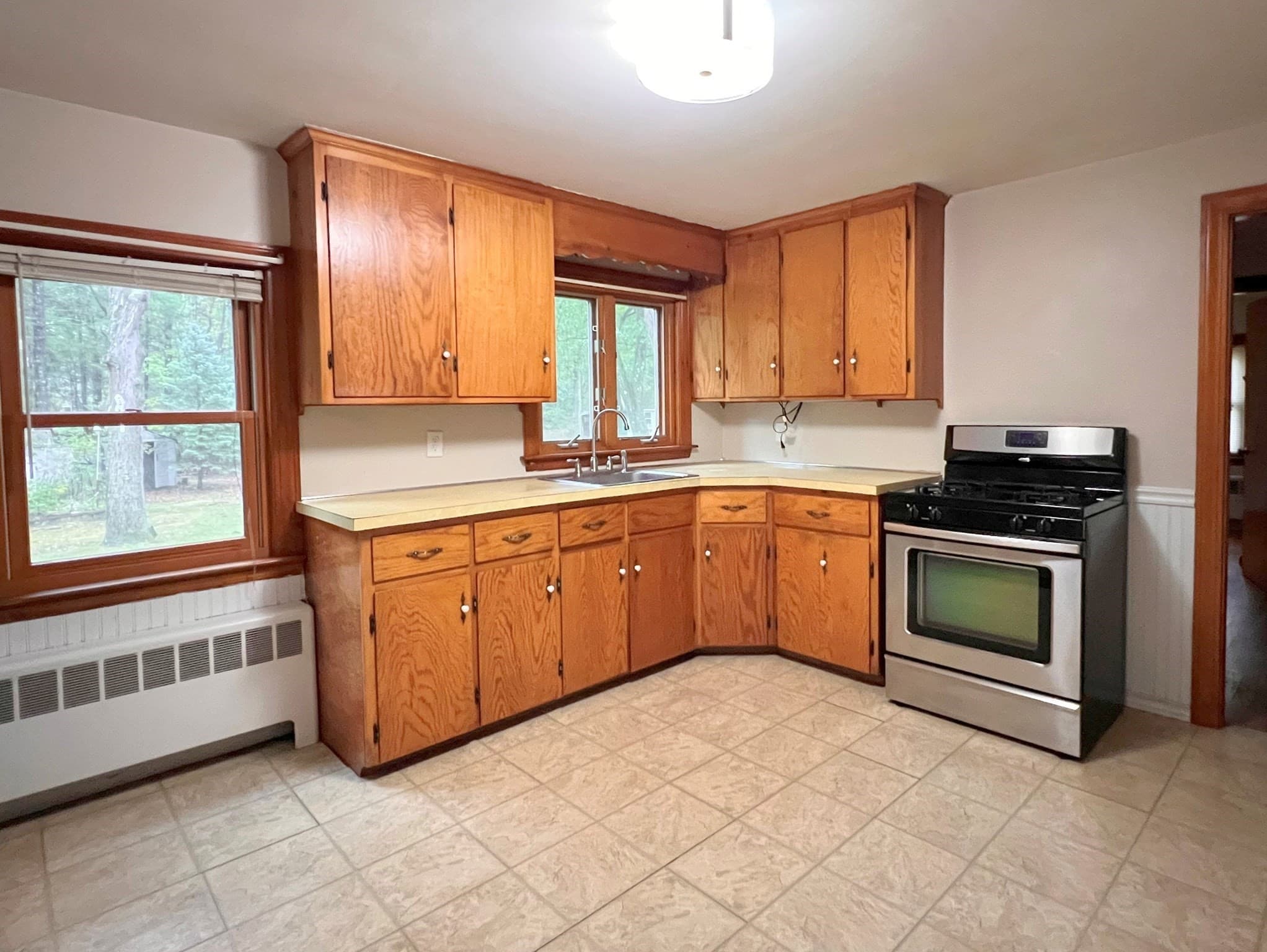 Single Family Residence at 18 Main St, Chelmsford MA 01863, Chelmsford, photo 4 of 28