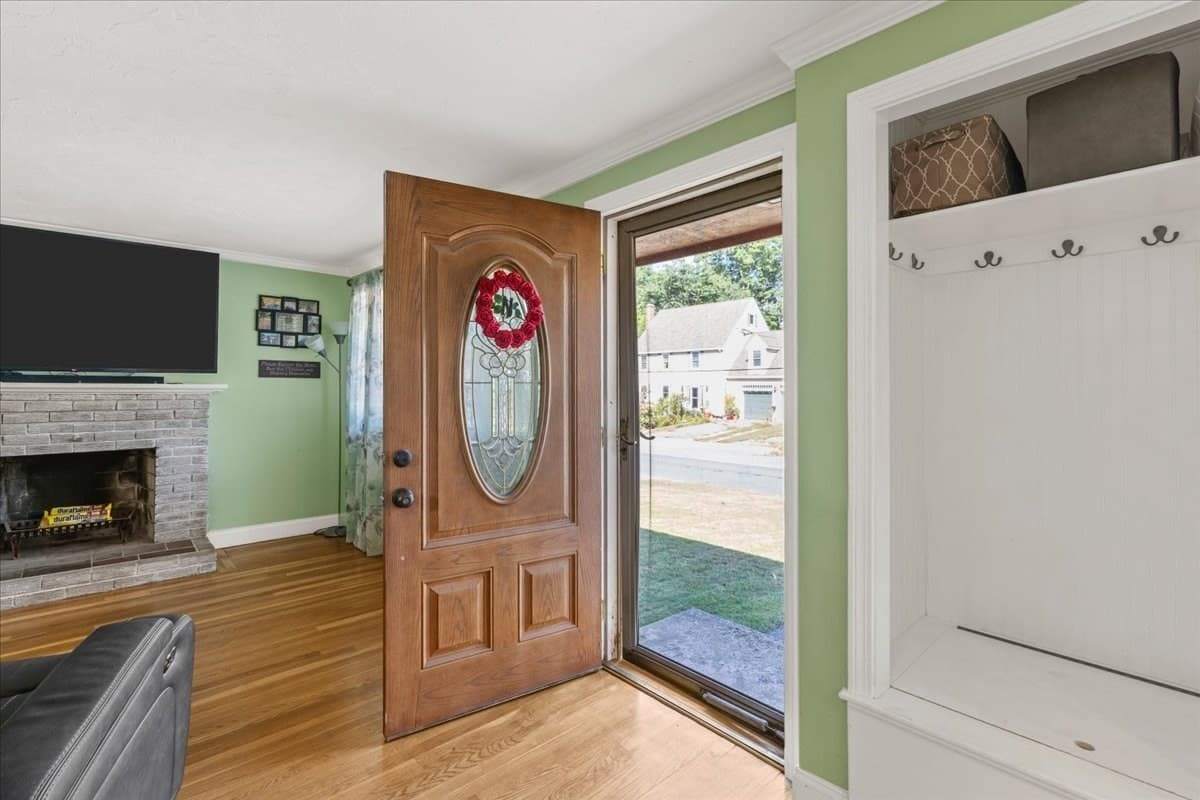Single Family Residence at 105 Crestfield Dr, Brockton MA 02302, Brockton, photo 11 of 42
