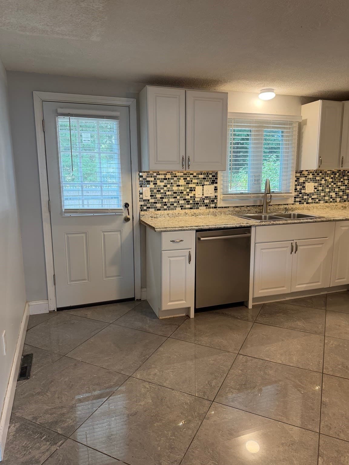 Condominium at 20 Yorktown Ct # 20, Chicopee MA 01020, Chicopee, photo 10 of 20