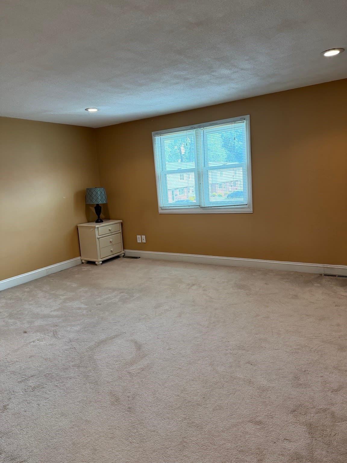 Condominium at 20 Yorktown Ct # 20, Chicopee MA 01020, Chicopee, photo 18 of 20
