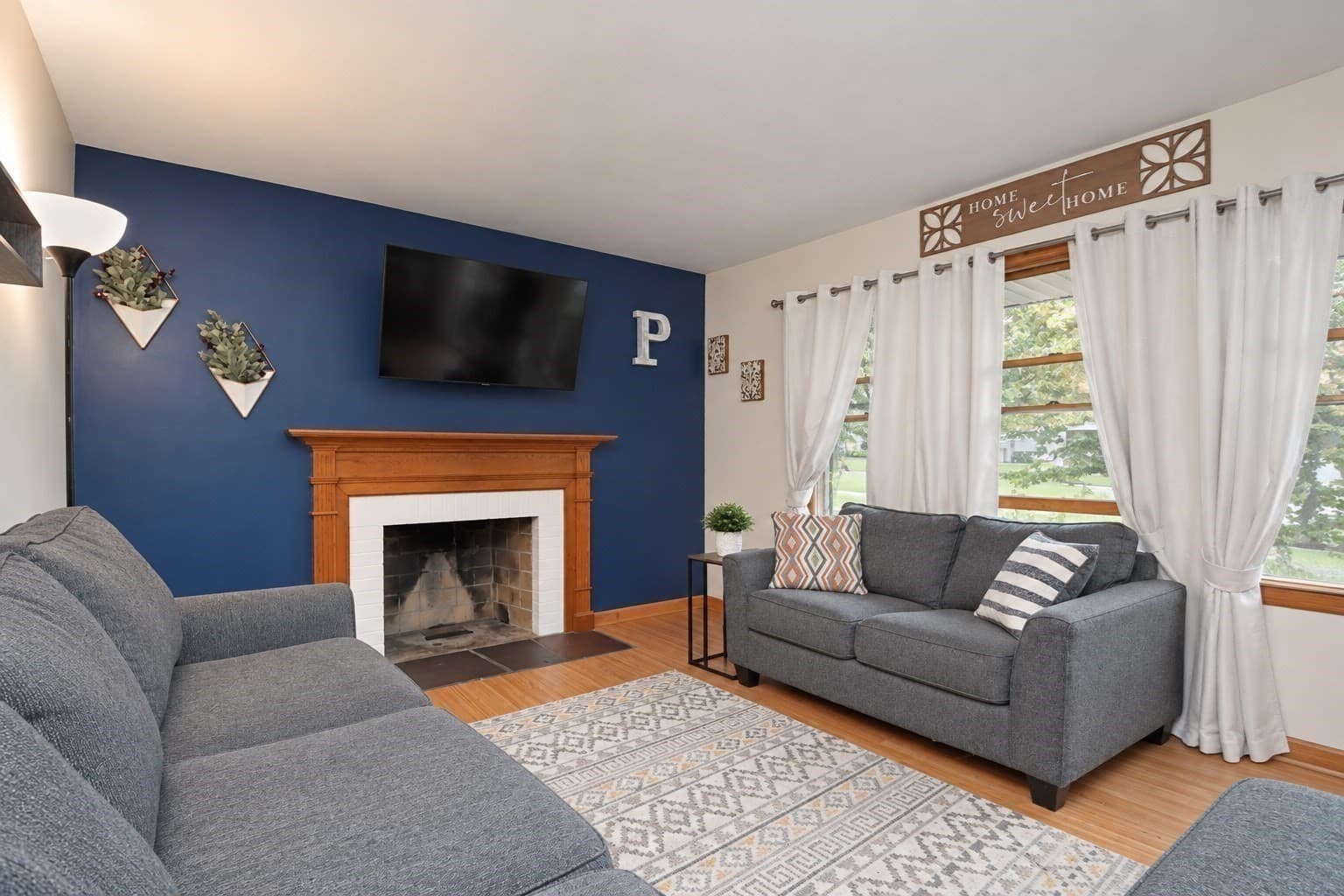 Single Family Residence at 234 Carver St, Springfield MA 01108, Springfield, photo 5 of 33