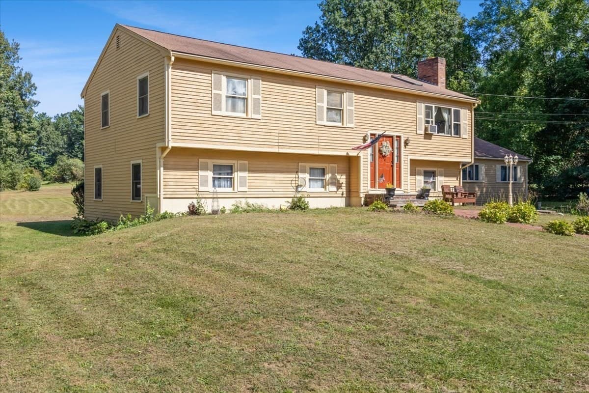 95 Crooked Ln, Lakeville MA 02347