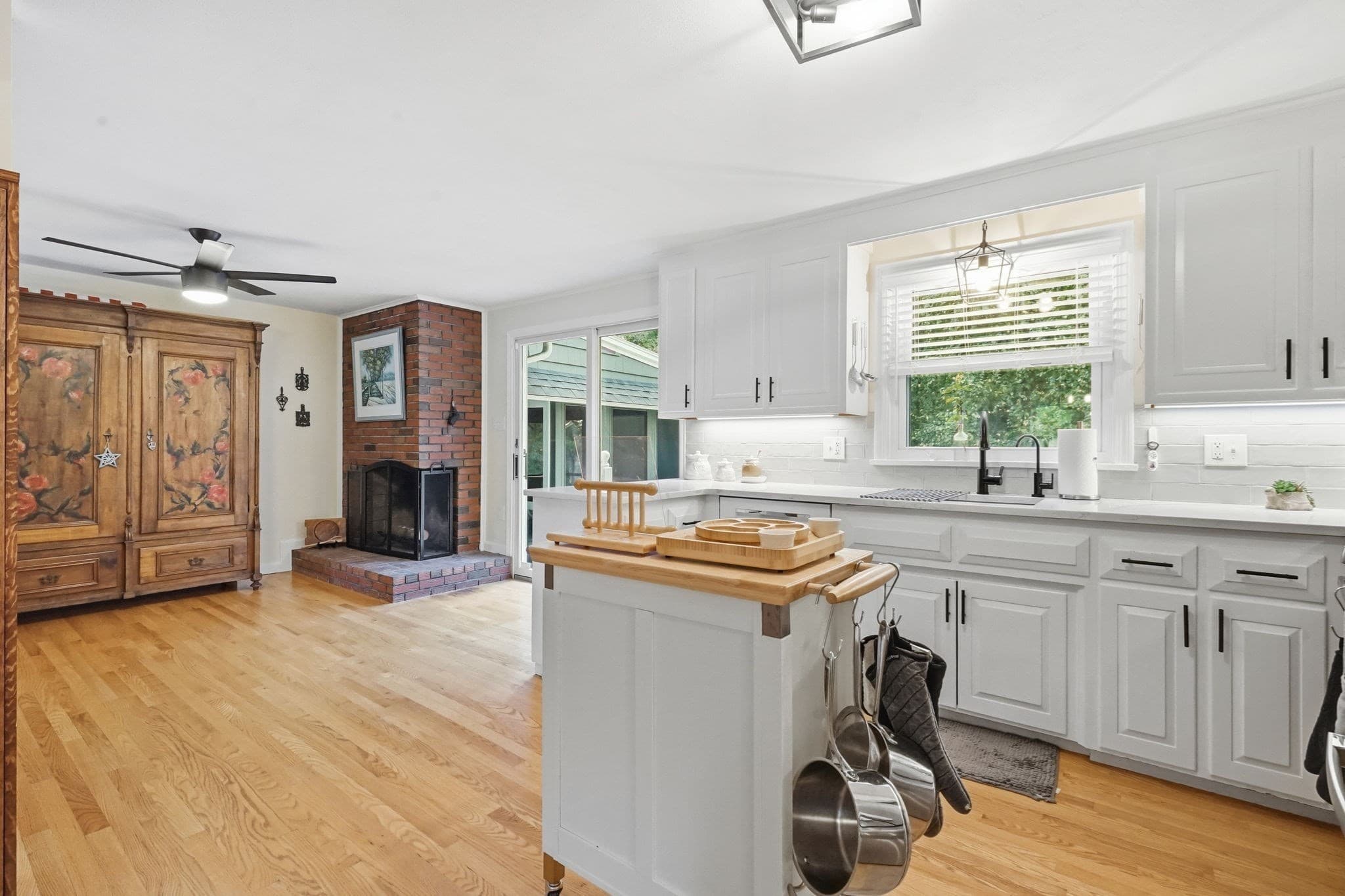 Single Family Residence at 3 Lance Ln, Wilbraham MA 01095, Wilbraham, photo 5 of 29