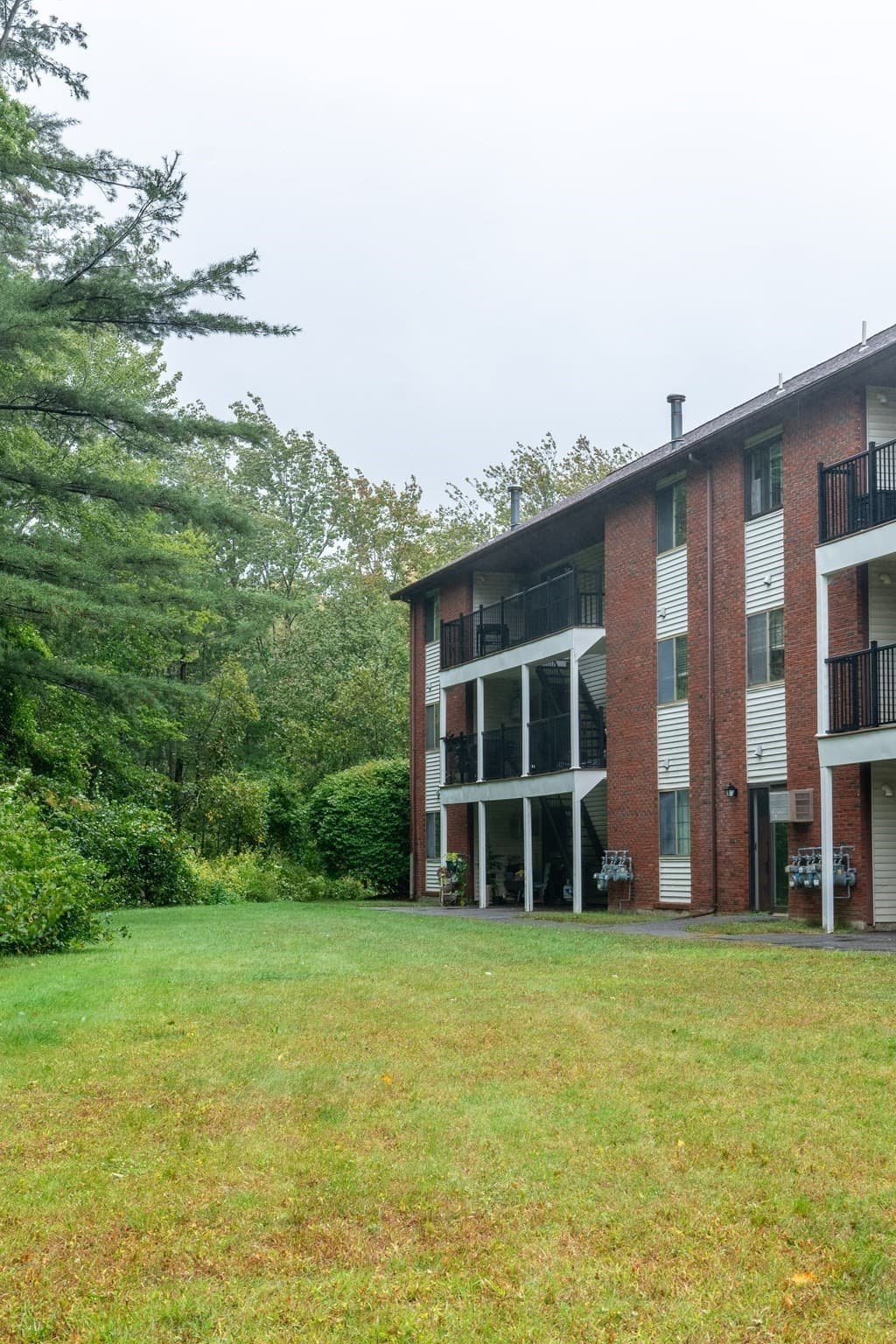 Condominium at 2320 Skyline Dr # 18, Lowell MA 01854, Lowell, photo 13 of 16