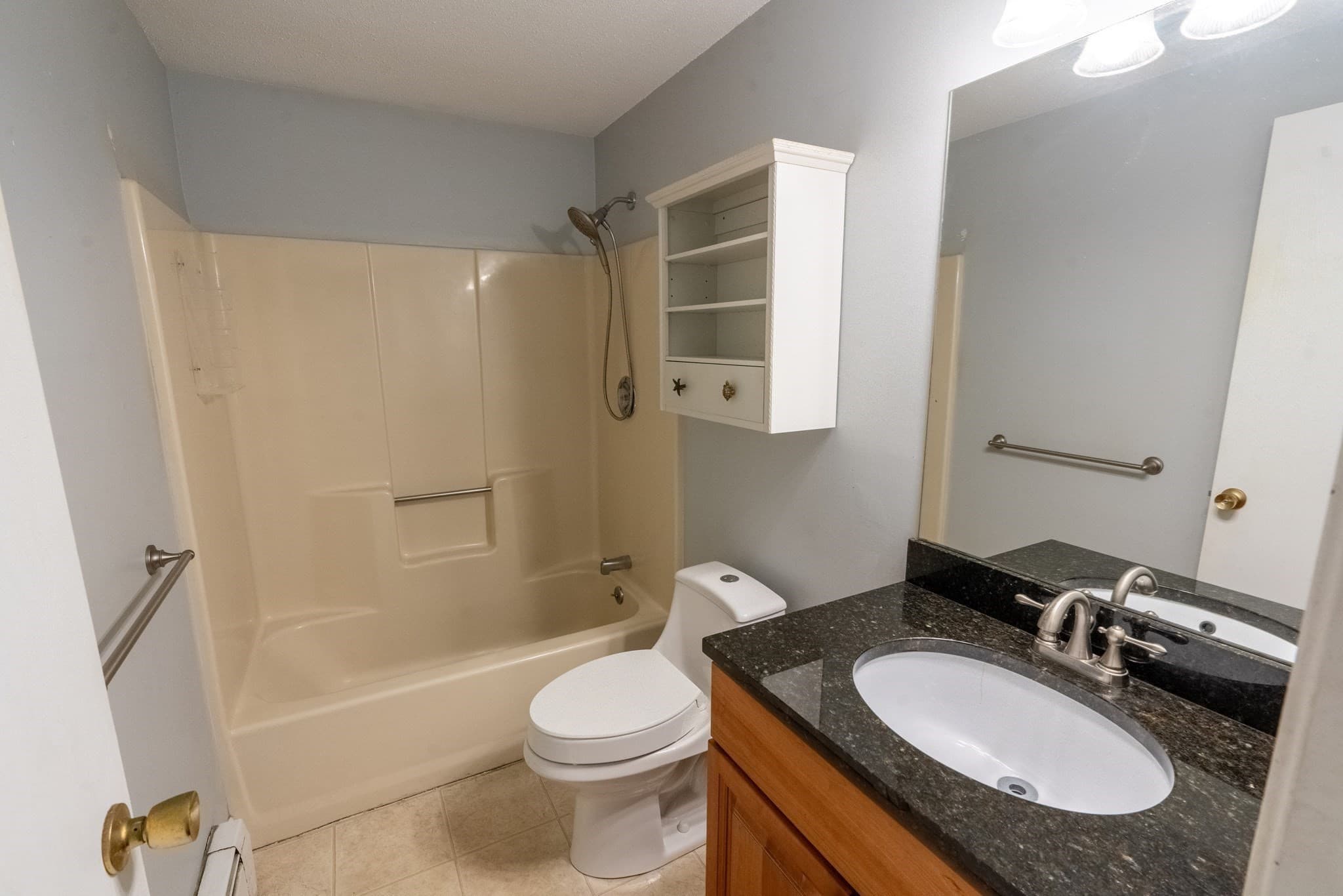 Condominium at 2320 Skyline Dr # 18, Lowell MA 01854, Lowell, photo 7 of 16