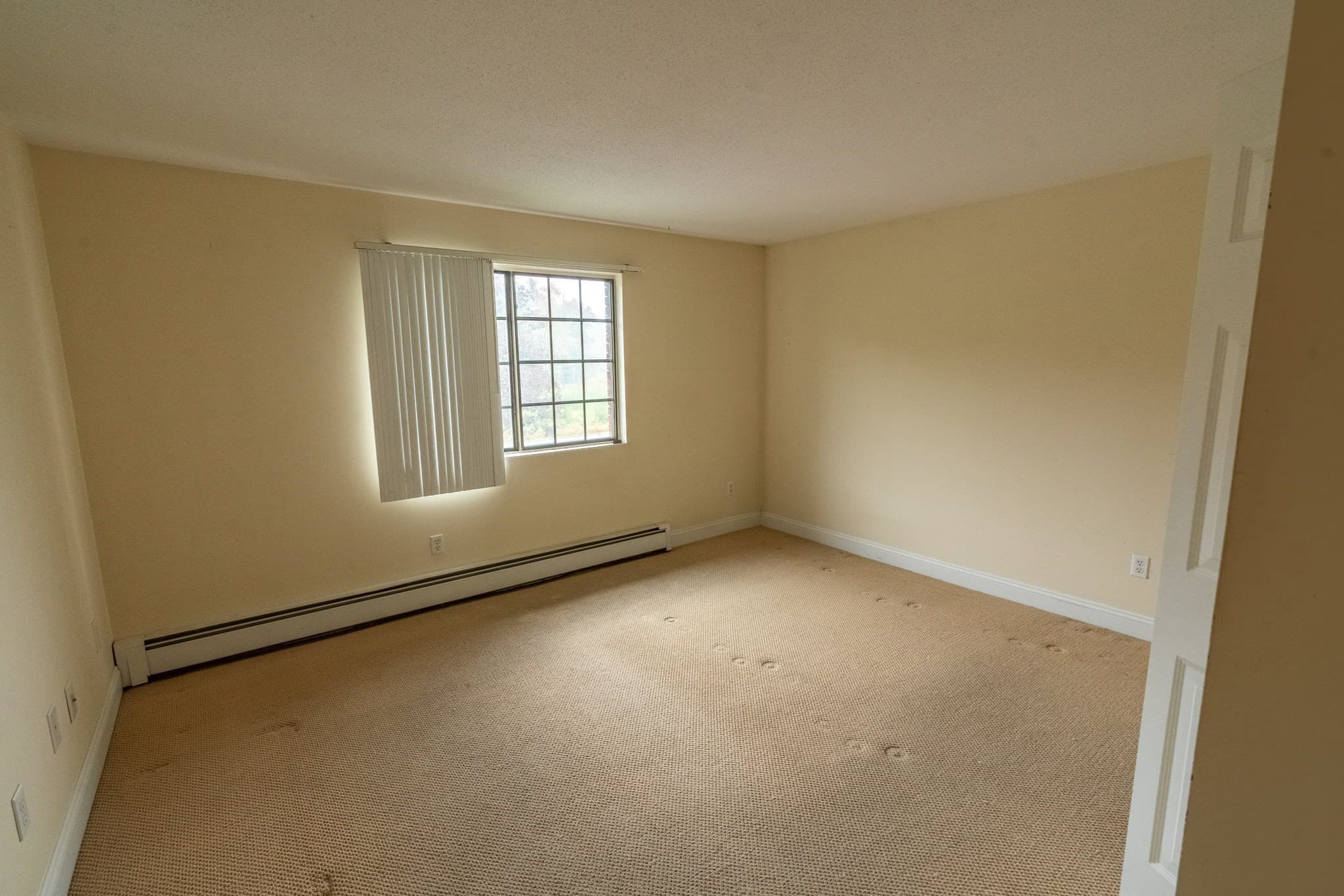 Condominium at 2320 Skyline Dr # 18, Lowell MA 01854, Lowell, photo 9 of 16