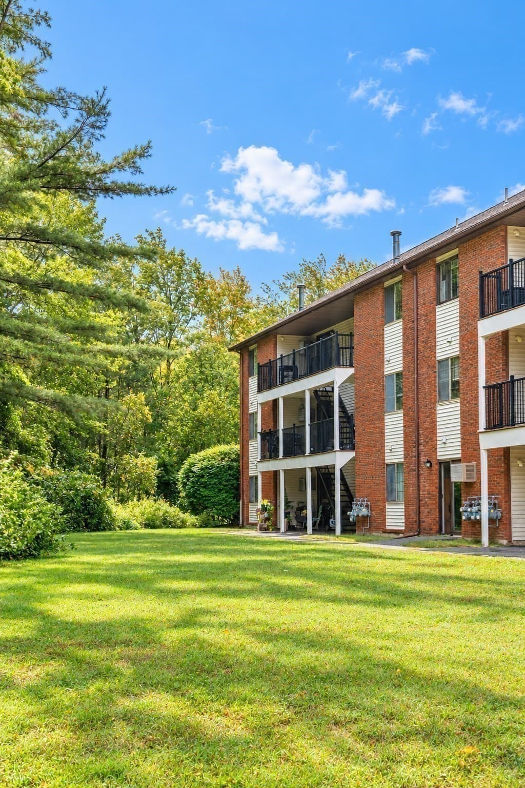 Condominium at 2320 Skyline Dr # 18, Lowell MA 01854, photo 30 of 34