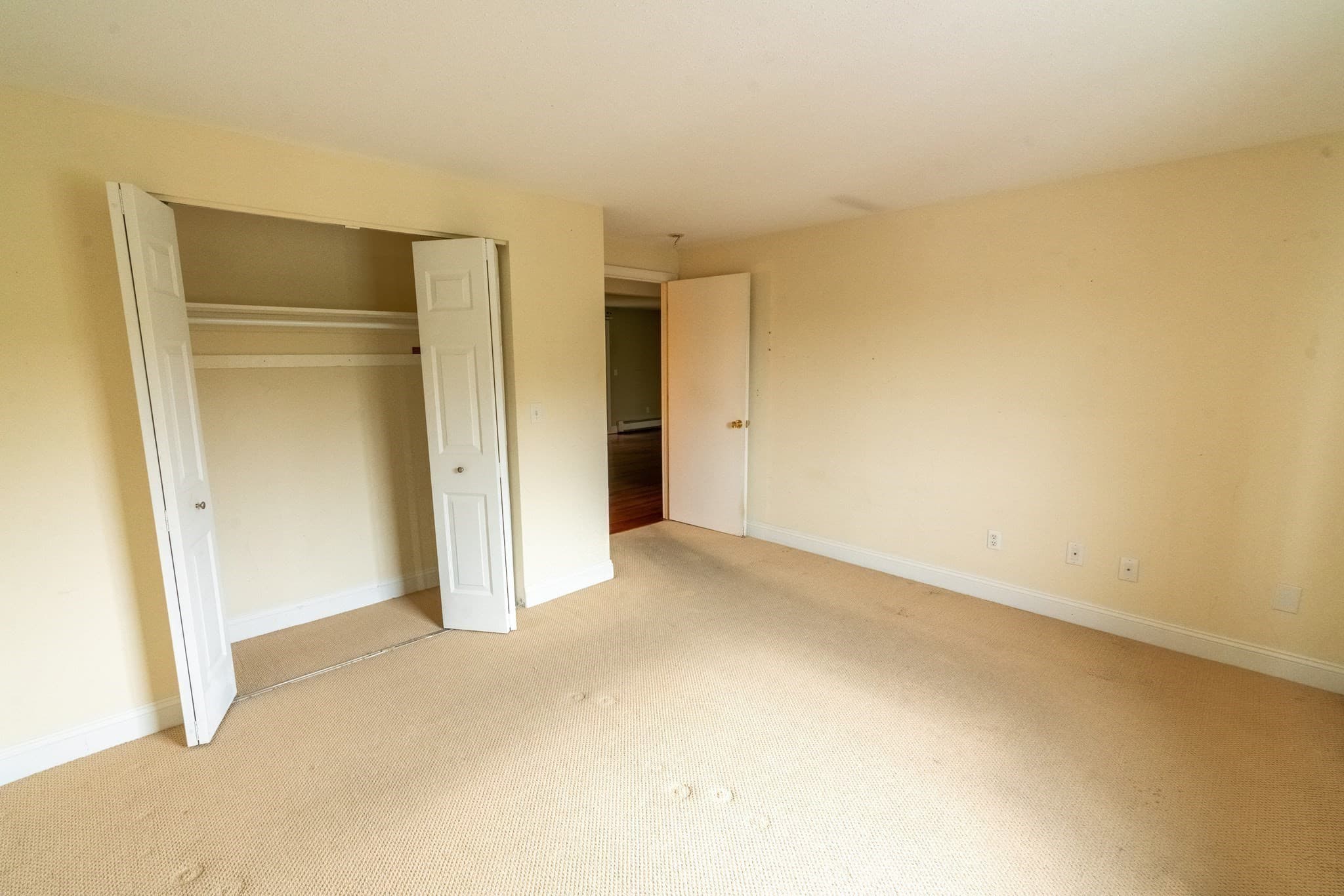 Condominium at 2320 Skyline Dr # 18, Lowell MA 01854, Lowell, photo 8 of 16