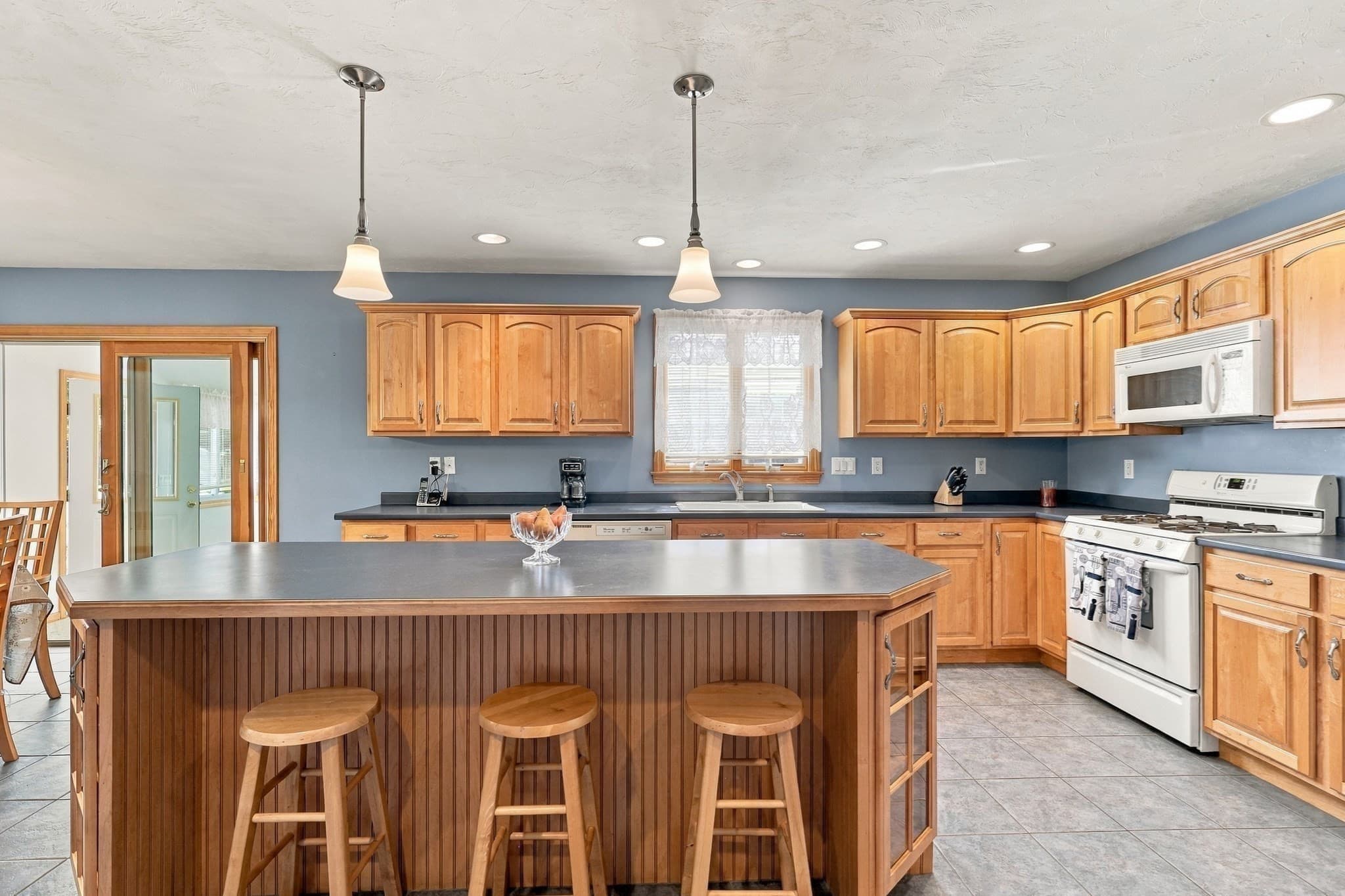 Single Family Residence at 473 Main Street, Hudson MA 01749, Hudson, photo 9 of 42