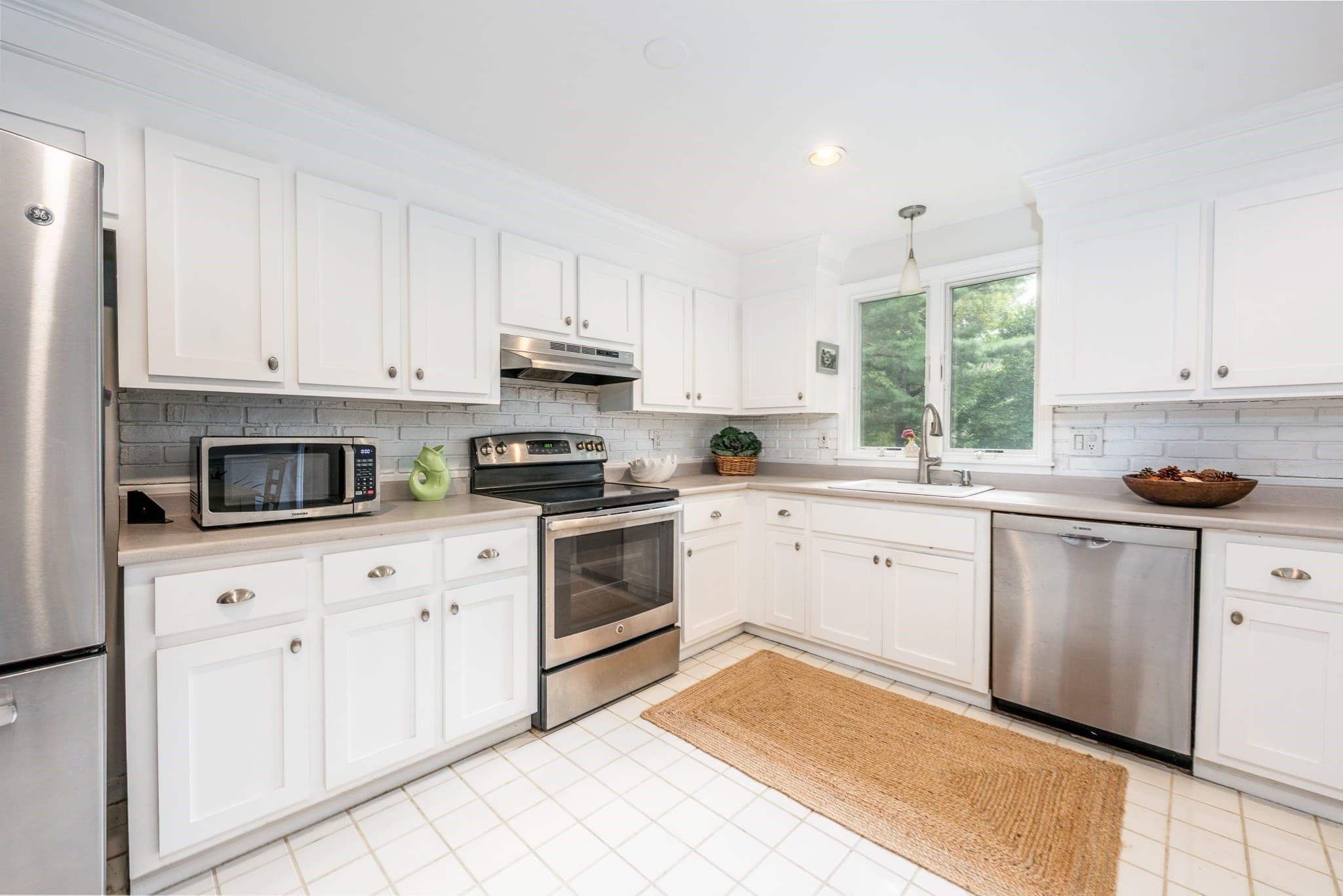 Single Family Residence at 99 Old Post Road, Barnstable MA 02632, Barnstable, photo 4 of 35