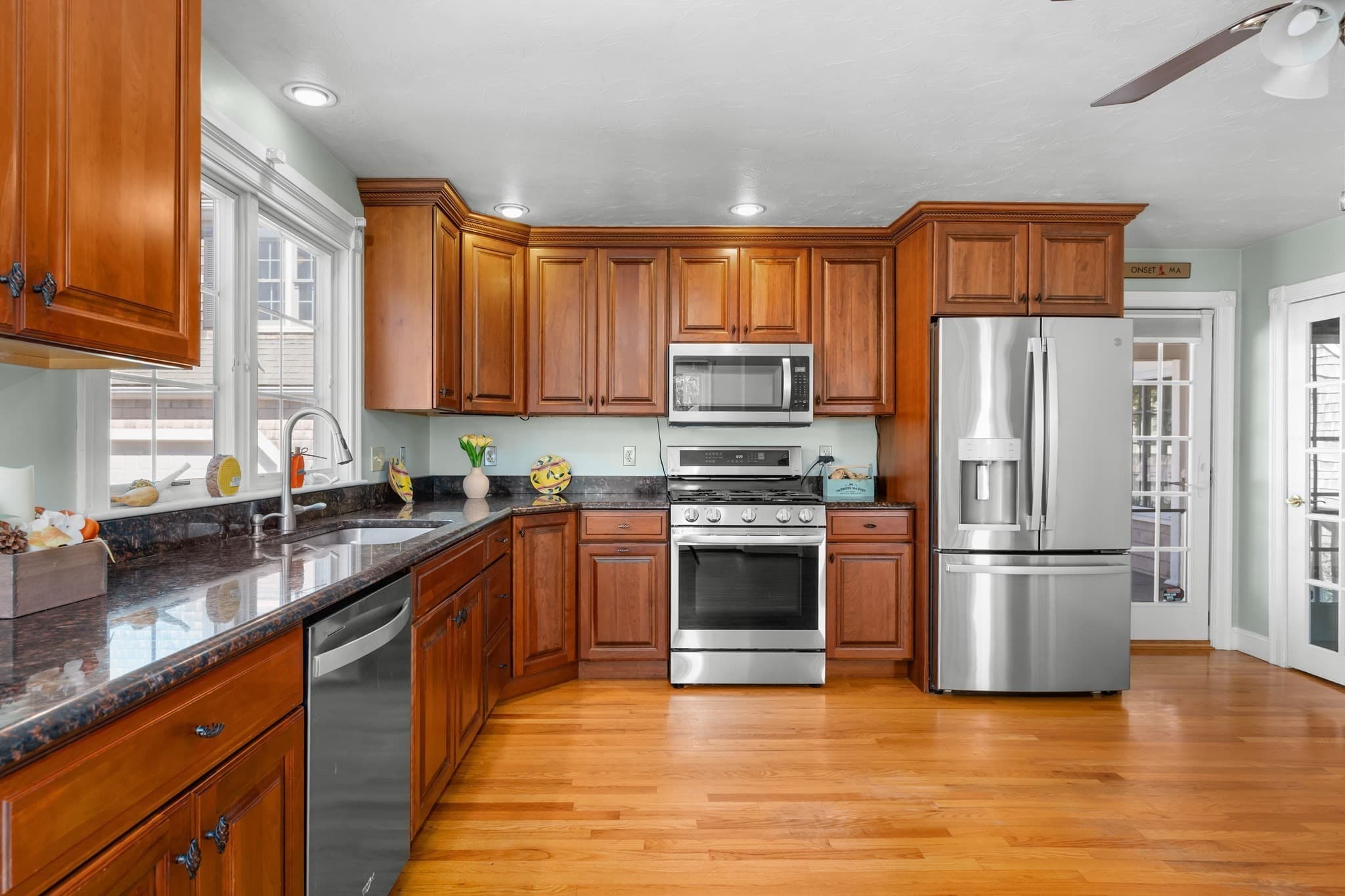 Single Family Residence at 53 Main Ave, Wareham MA 02538, Wareham, photo 12 of 42