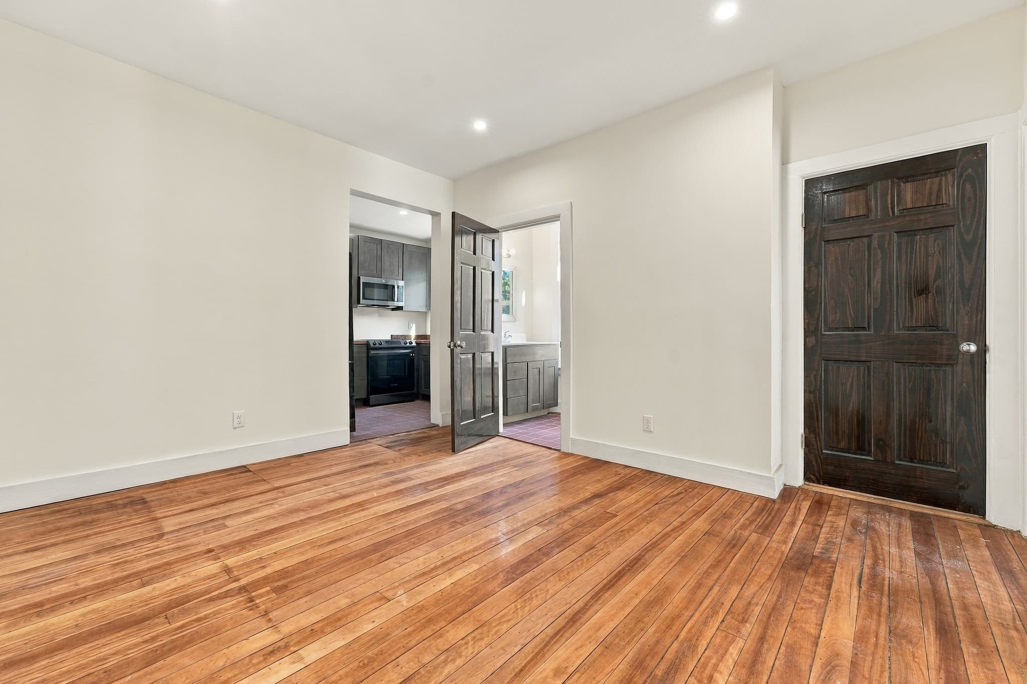 Single Family Residence at 174 Hamilton St, Southbridge MA 01550, Southbridge, photo 18 of 42
