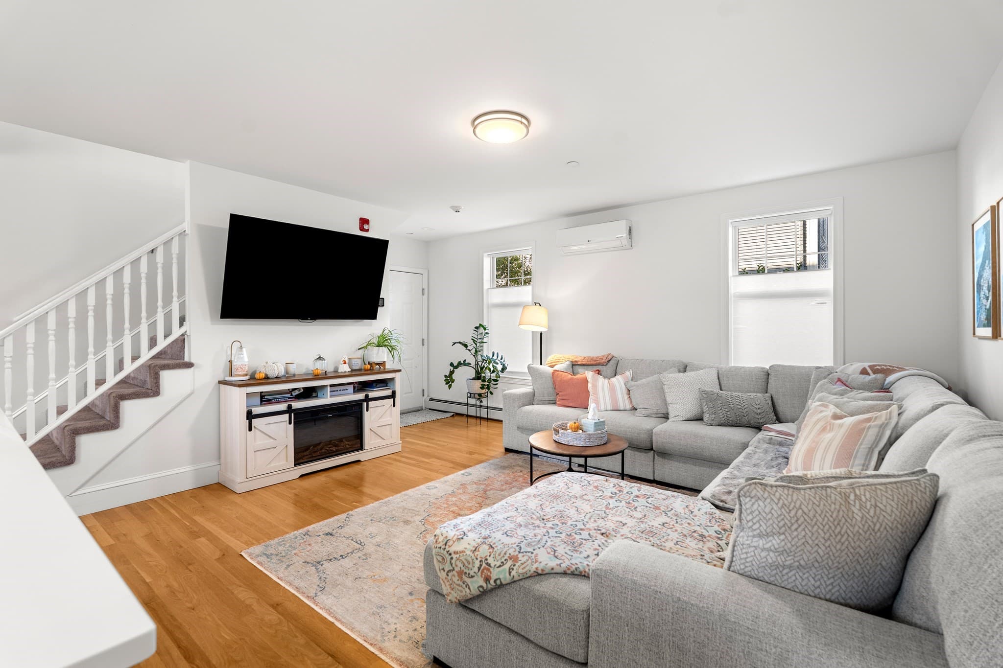 Condominium at 224 Court Street # 3, New Bedford MA 02740, New Bedford, photo 9 of 32