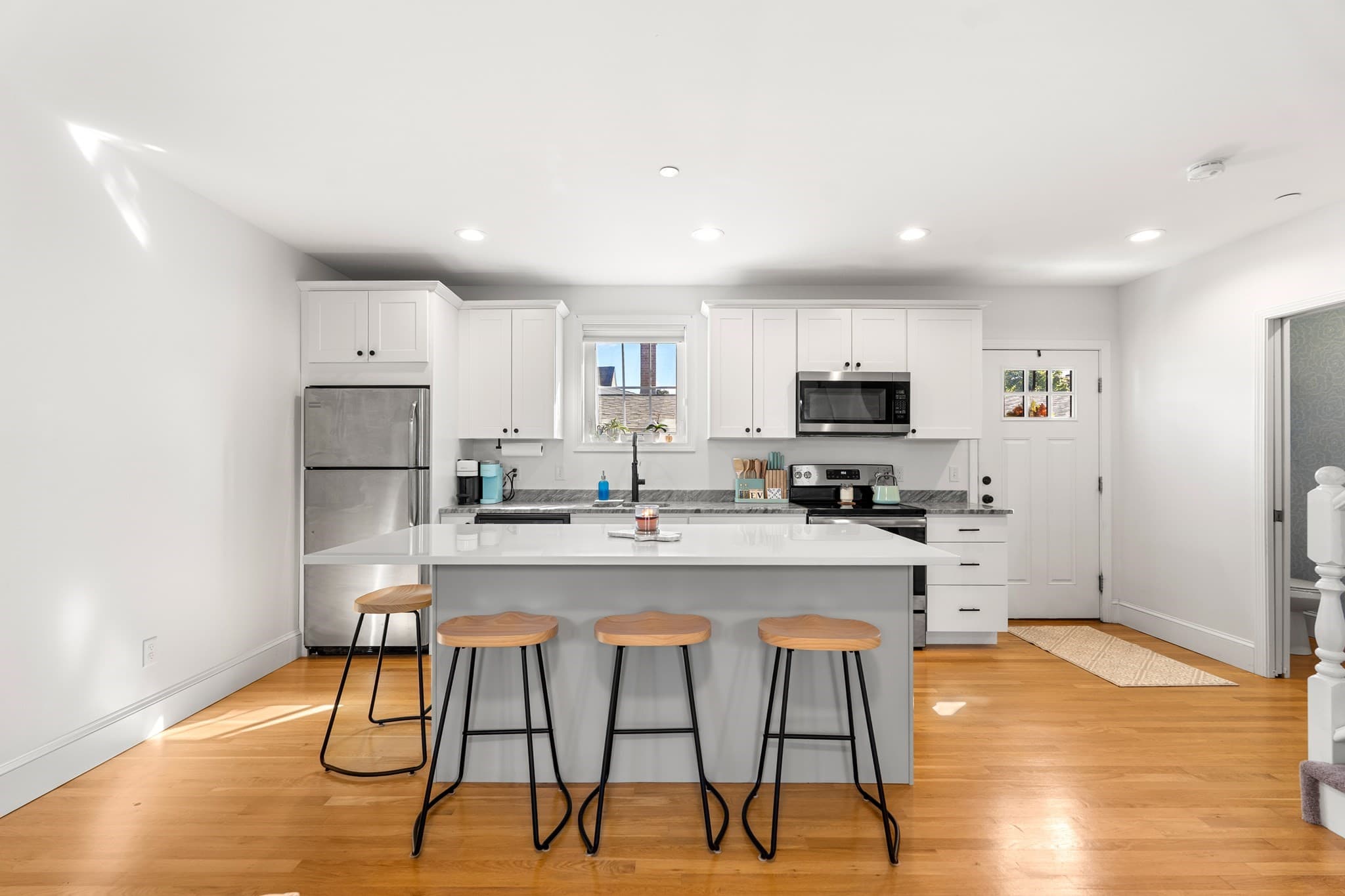 Condominium at 224 Court Street # 3, New Bedford MA 02740, New Bedford, photo 4 of 32