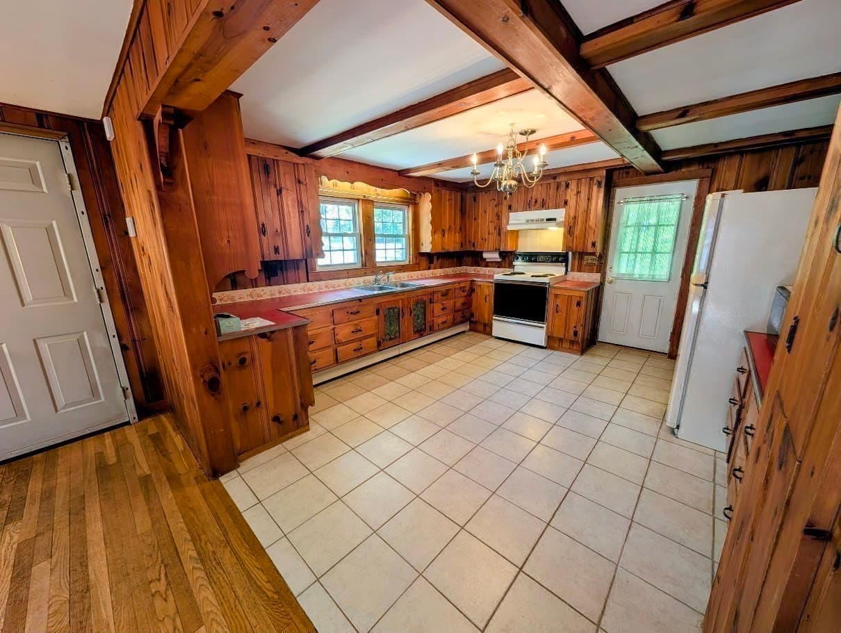 Single Family Residence at 93 Richardson Corner Rd, Charlton MA 01507, Charlton, photo 11 of 42