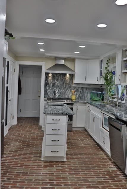 Single Family Residence at 28 Cobb Ln, Lynn MA 01904, Lynn, photo 14 of 34