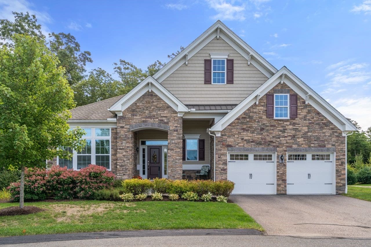 24 West  View Lane # 24, Stow MA 01775