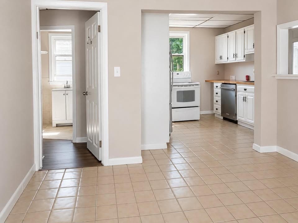 Apartment at 74 Madison Aven. # 2, Everett MA 02149, photo 3 of 10