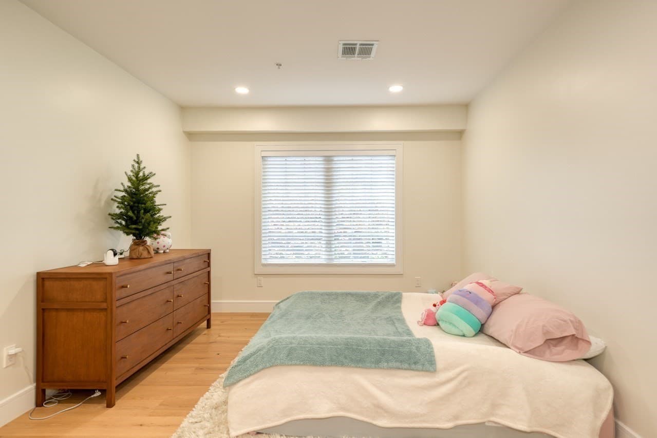 Condominium at 17 School # C, Hudson MA 01749, Hudson, photo 11 of 20