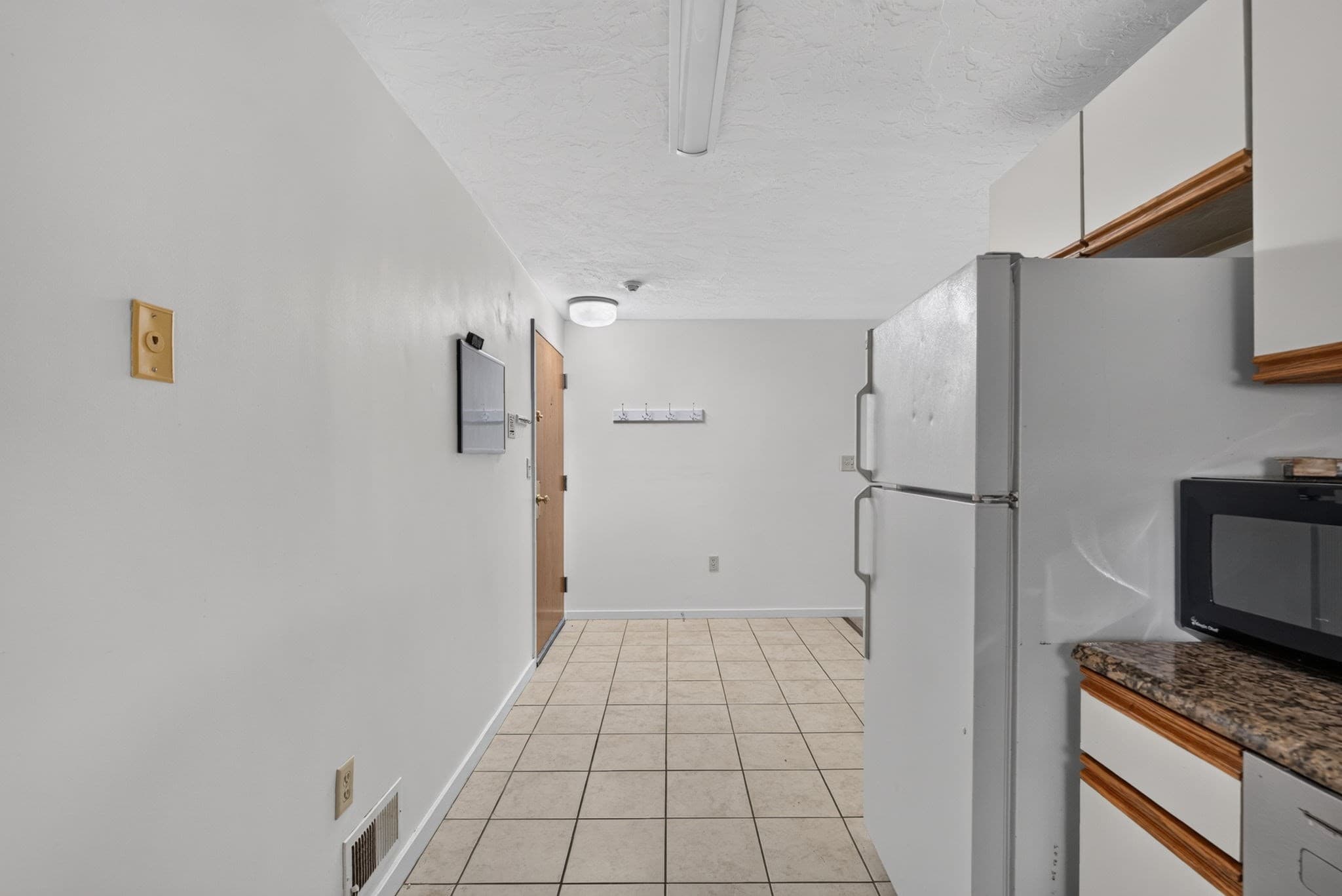Condominium at 189 Littleton Rd # 15, Chelmsford MA 01824, Chelmsford, photo 13 of 35