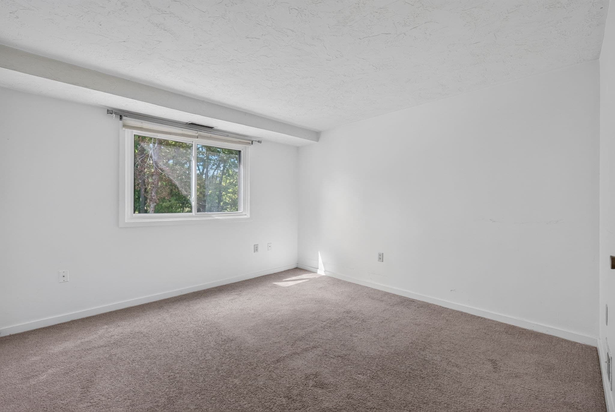Condominium at 189 Littleton Rd # 15, Chelmsford MA 01824, Chelmsford, photo 22 of 35