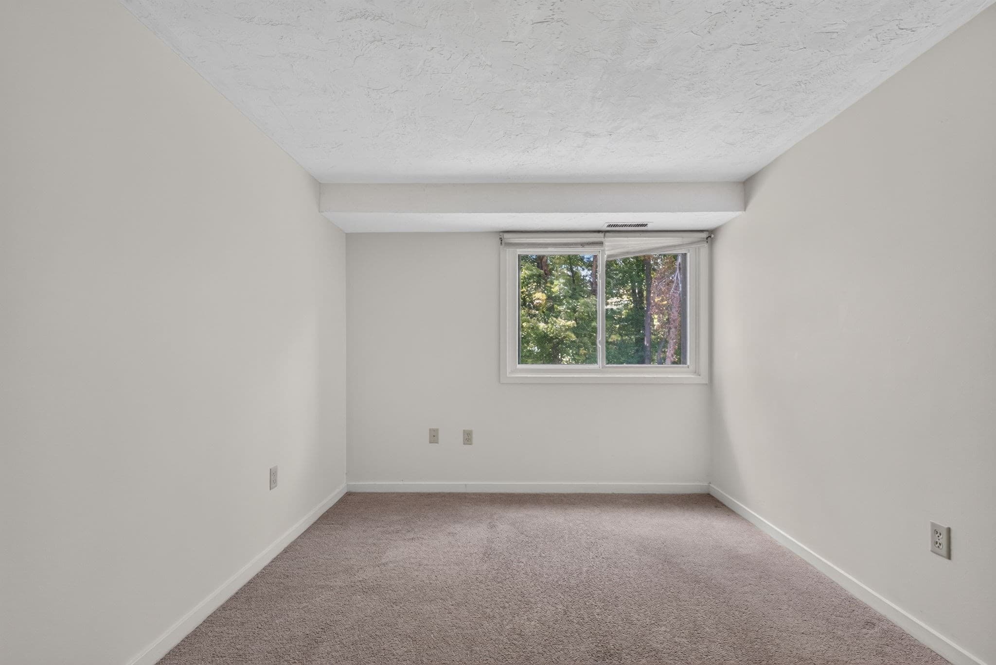 Condominium at 189 Littleton Rd # 15, Chelmsford MA 01824, Chelmsford, photo 21 of 35