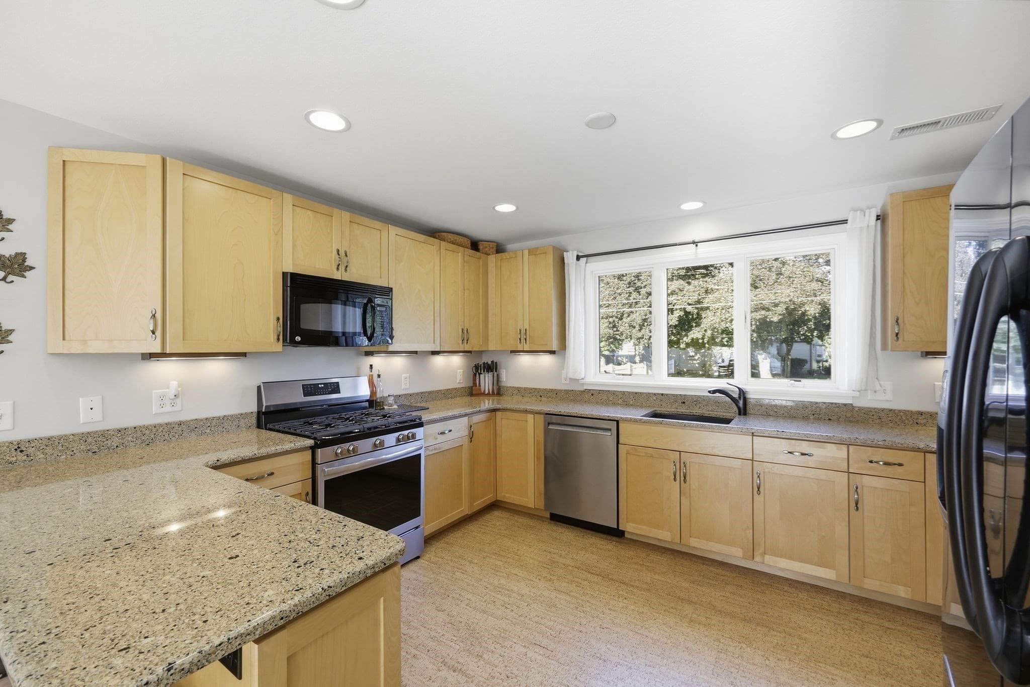Single Family Residence at 63 Autumn St, Agawam MA 01001, Agawam, photo 17 of 42