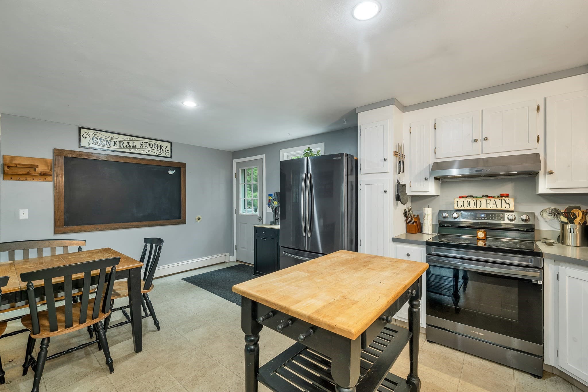 Single Family Residence at 9 Epping Woods Road, Epping NH 03042, Epping, photo 5 of 31