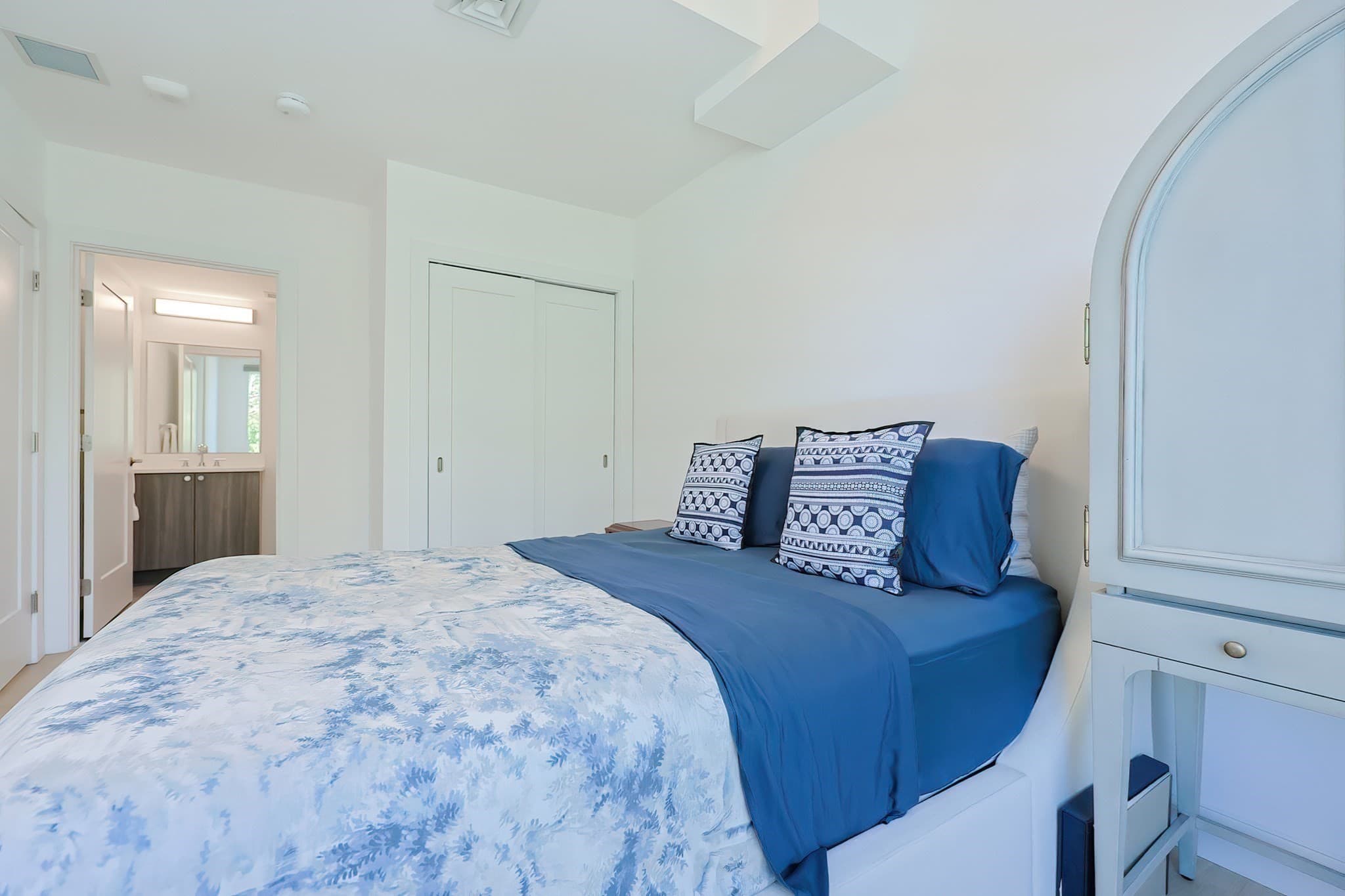 Condominium at 368 Pleasant St # 204, Malden MA 02148, Malden, photo 23 of 42