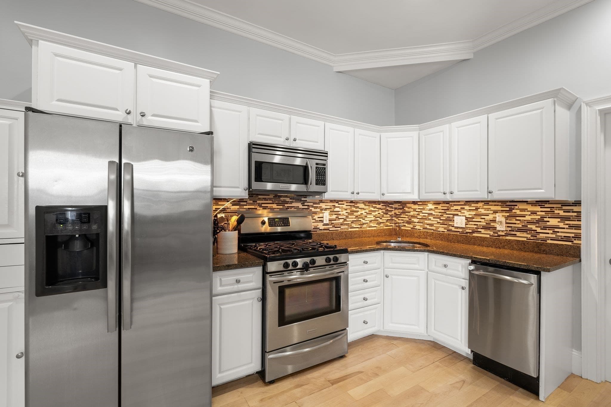 Condominium at 534 E 5th St # 1, Boston MA 02127, Boston, photo 6 of 27