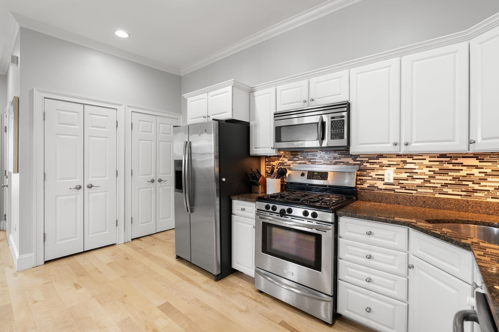 Condominium at 534 E 5th St # 1, Boston MA 02127, Boston, photo 7 of 27