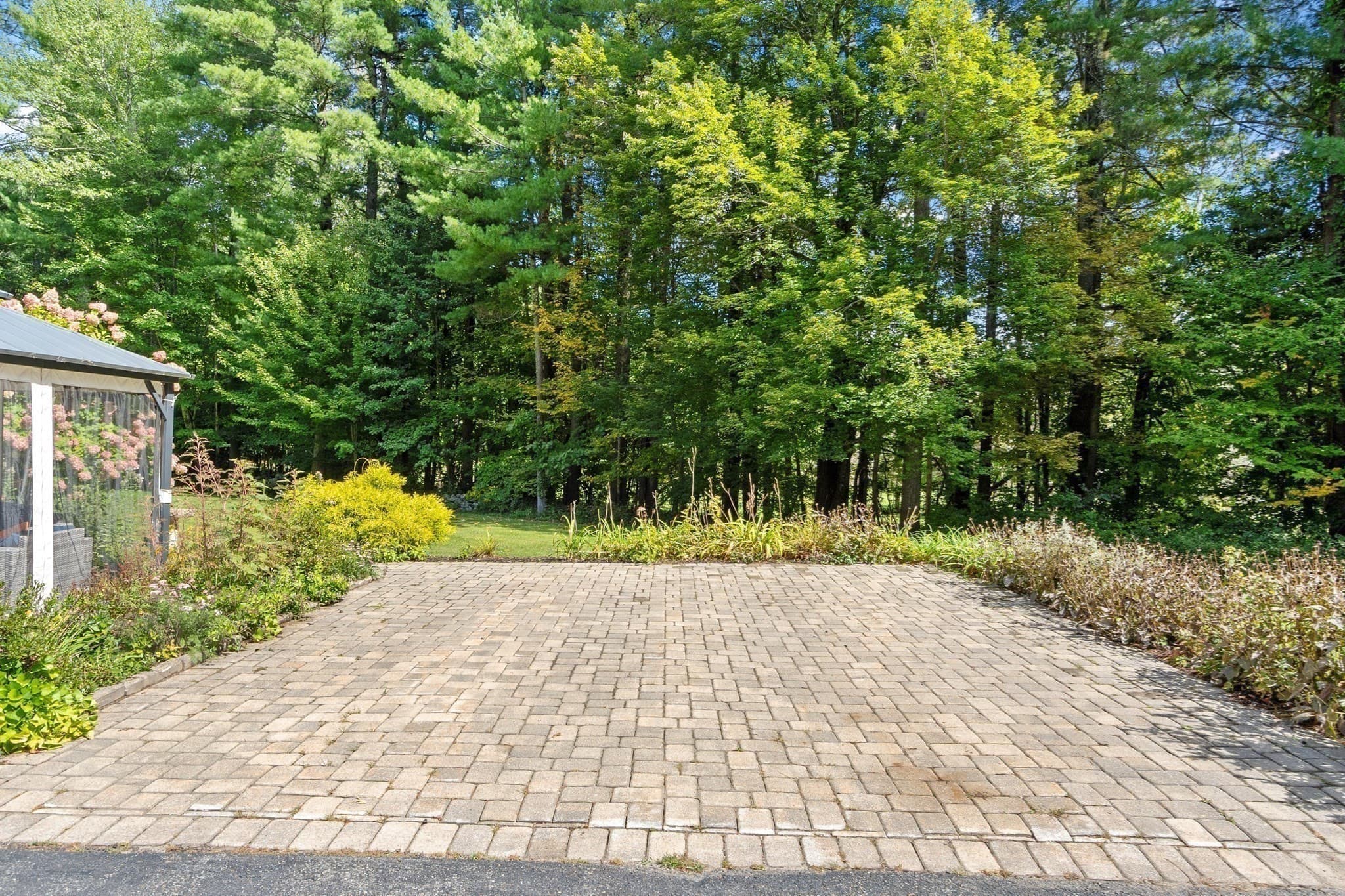 Single Family Residence at 1 Laurelwoods Dr, Townsend MA 01474, Townsend, photo 31 of 42