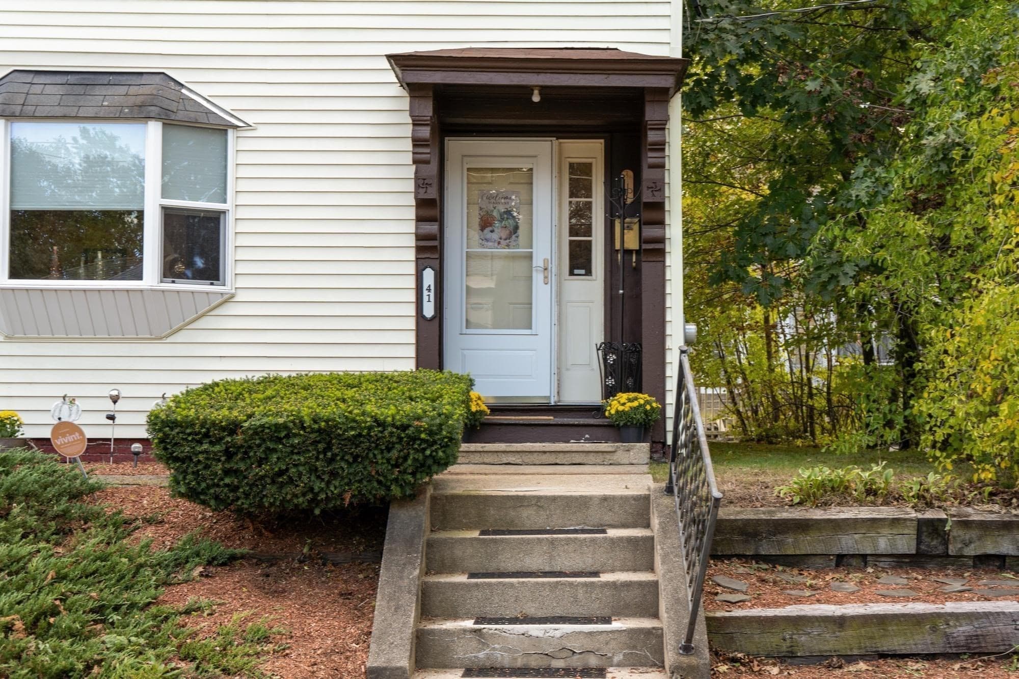 Single Family Residence at 41 Smith St, Fitchburg MA 01420, Fitchburg, photo 2 of 40