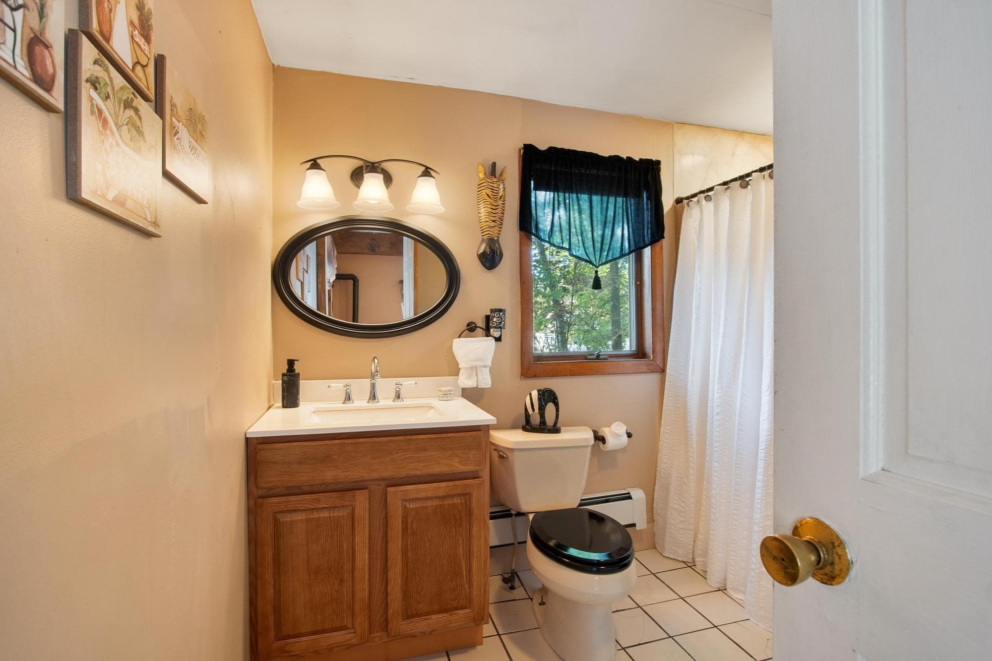 Single Family Residence at 41 Smith St, Fitchburg MA 01420, Fitchburg, photo 16 of 40
