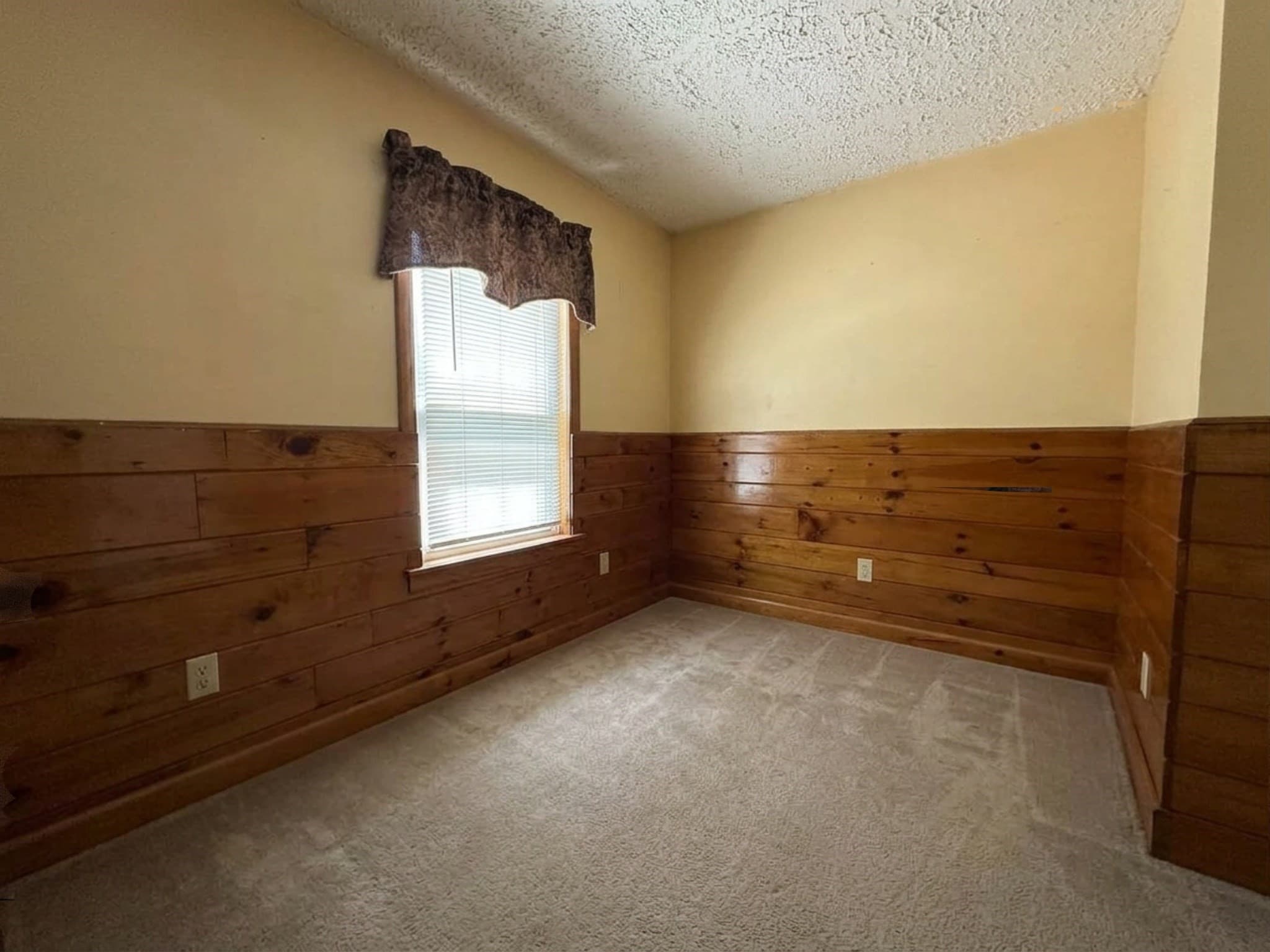 Single Family Residence at 41 Smith St, Fitchburg MA 01420, Fitchburg, photo 22 of 40