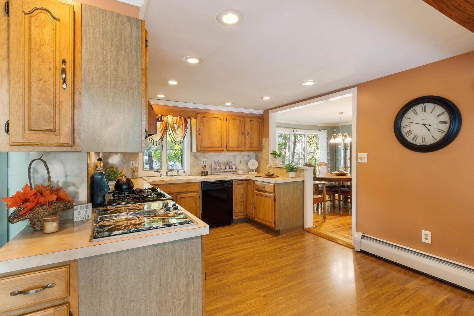 Single Family Residence at 41 Smith St, Fitchburg MA 01420, Fitchburg, photo 7 of 40