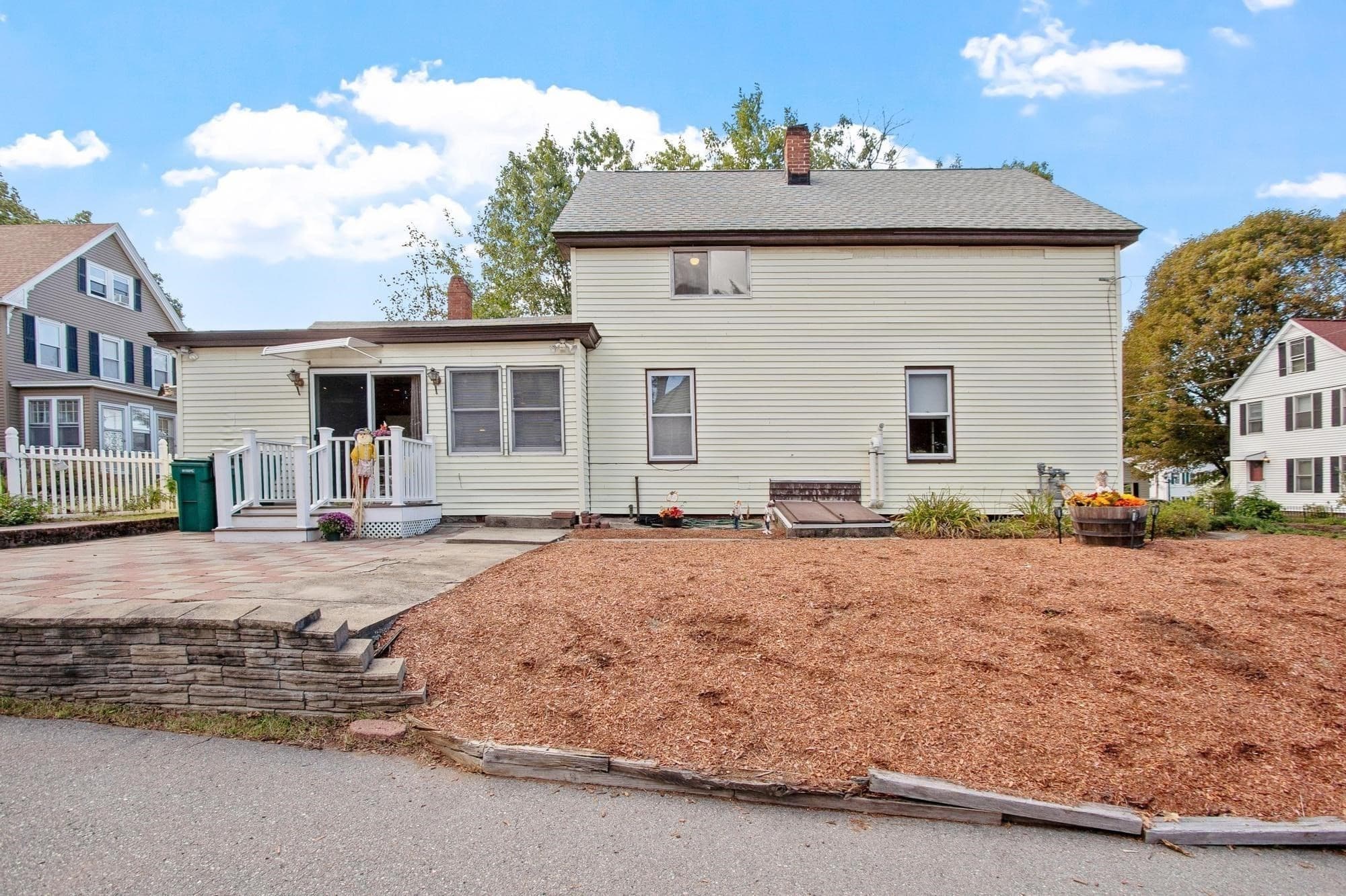 Single Family Residence at 41 Smith St, Fitchburg MA 01420, Fitchburg, photo 3 of 40
