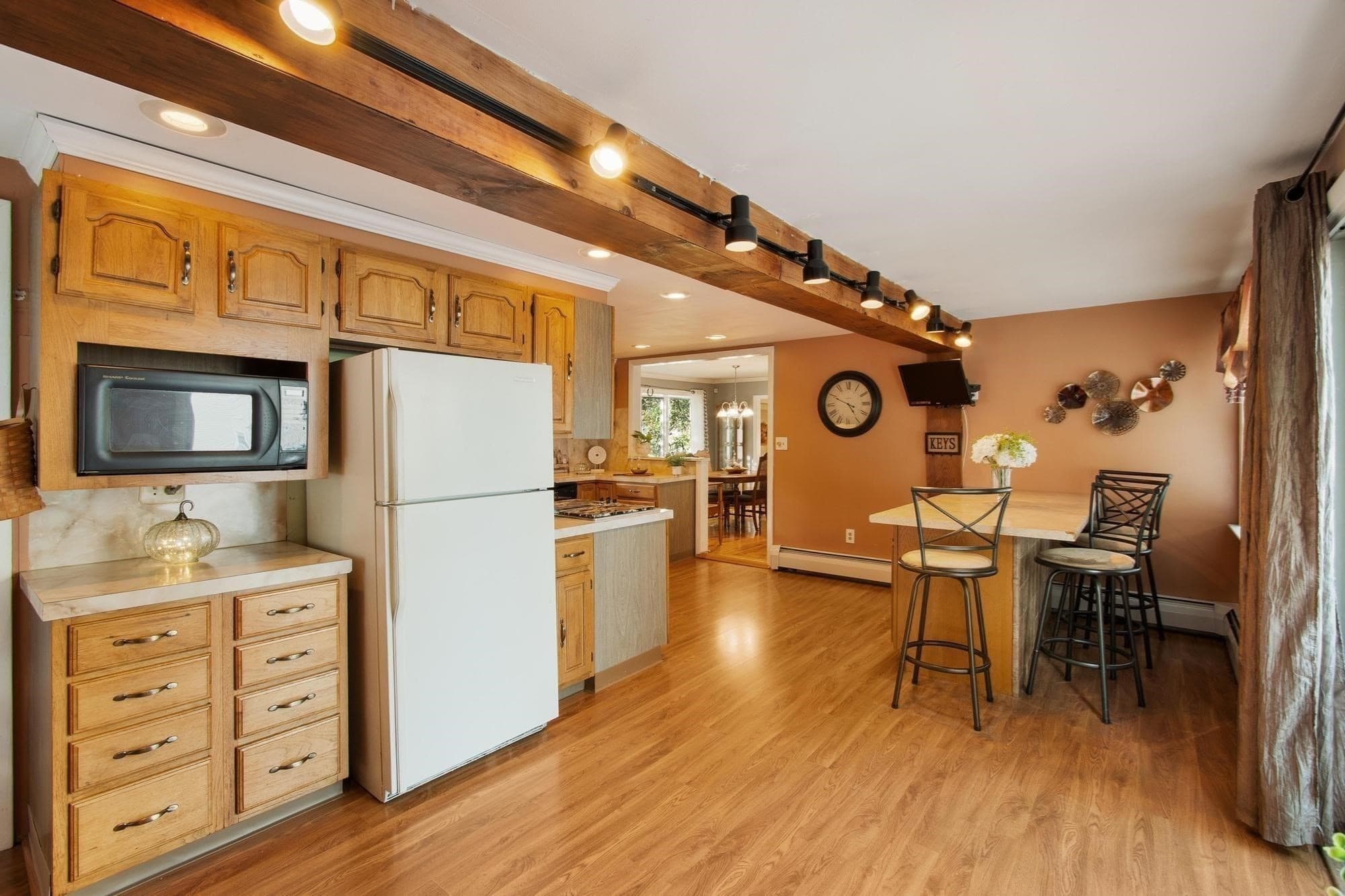 Single Family Residence at 41 Smith St, Fitchburg MA 01420, Fitchburg, photo 5 of 40