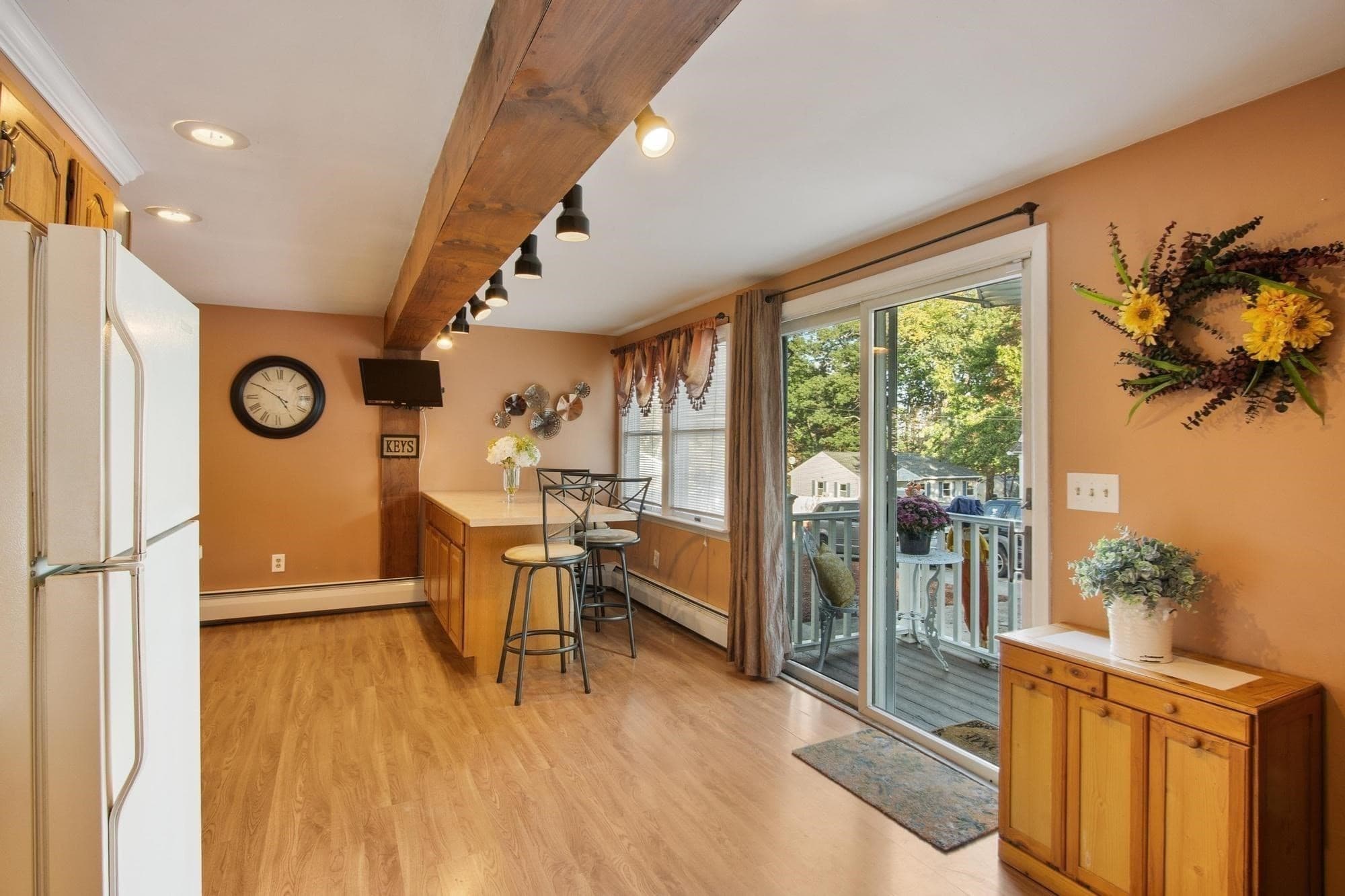 Single Family Residence at 41 Smith St, Fitchburg MA 01420, Fitchburg, photo 10 of 40