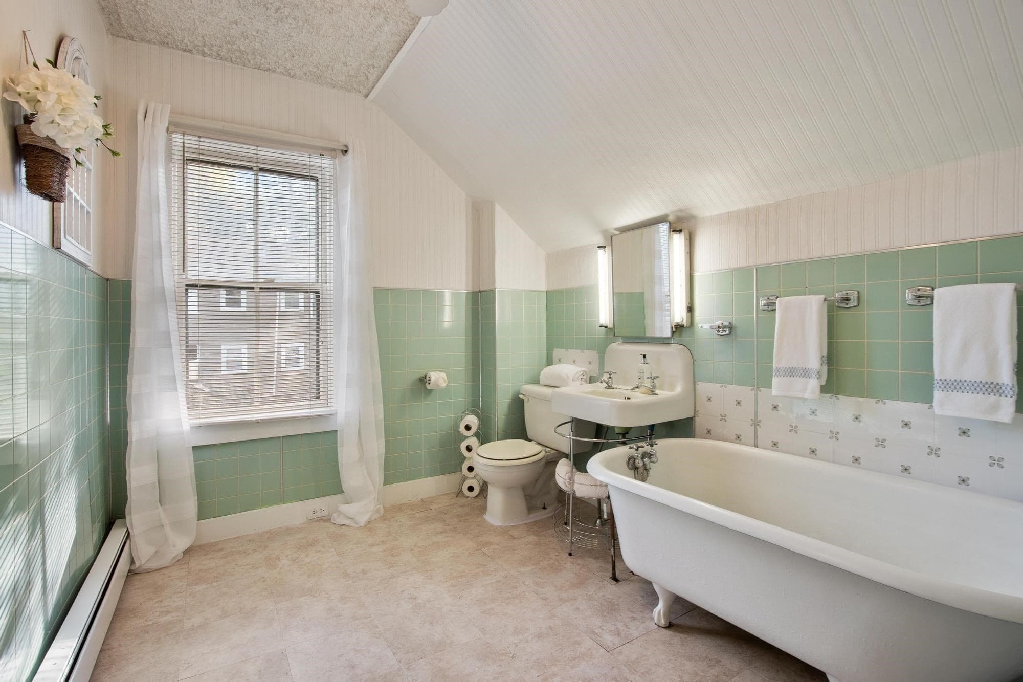 Single Family Residence at 41 Smith St, Fitchburg MA 01420, Fitchburg, photo 31 of 40