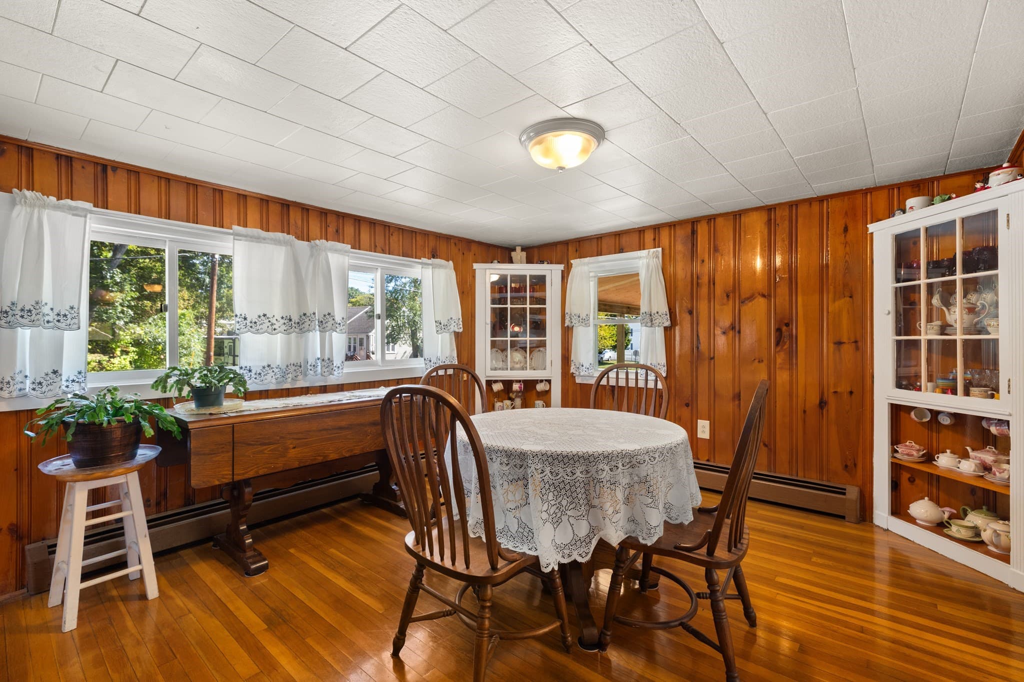 Single Family Residence at 316 Emery St, Dracut MA 01826, Dracut, photo 6 of 35