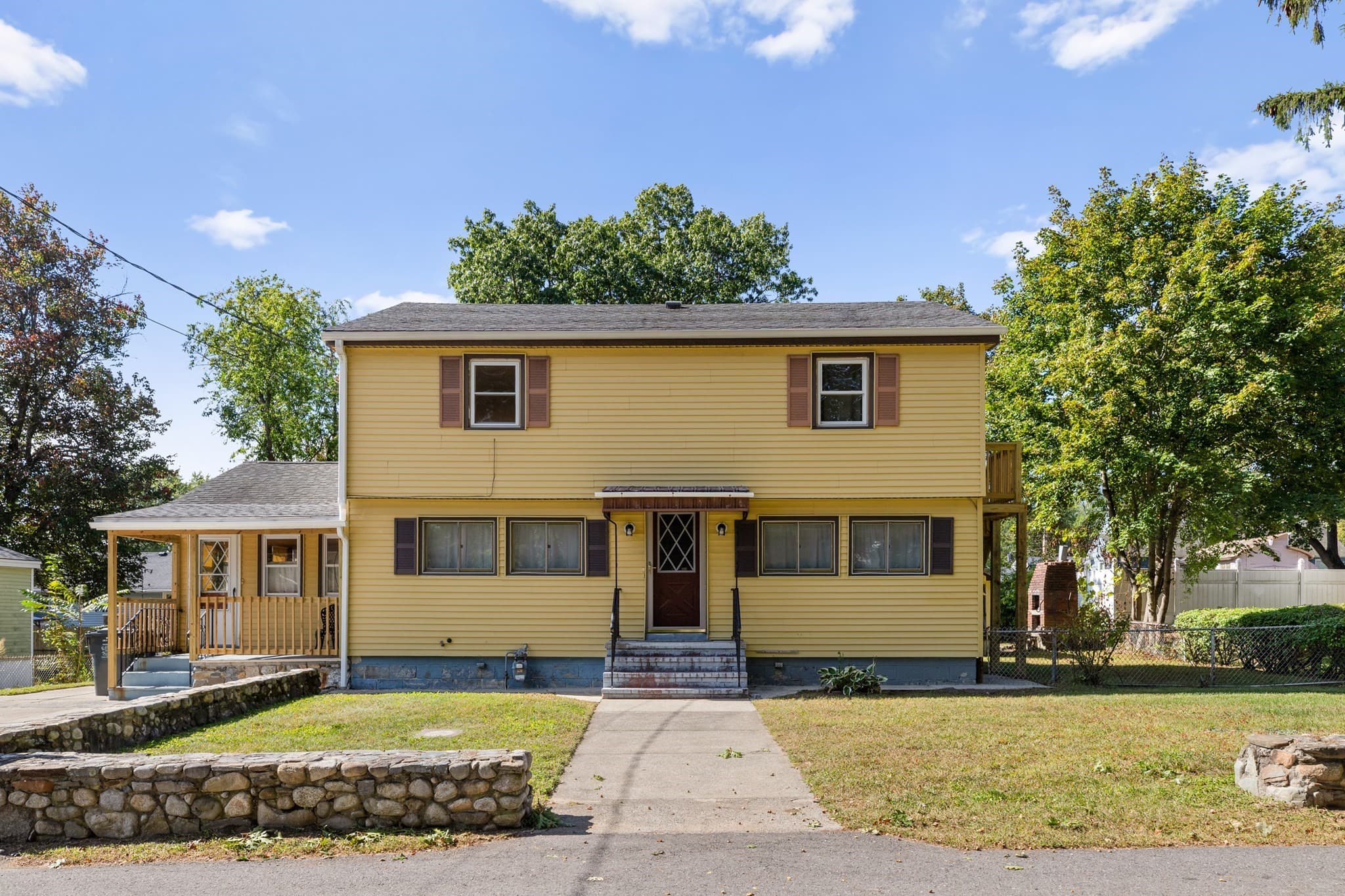 316 Emery St, Dracut MA 01826
